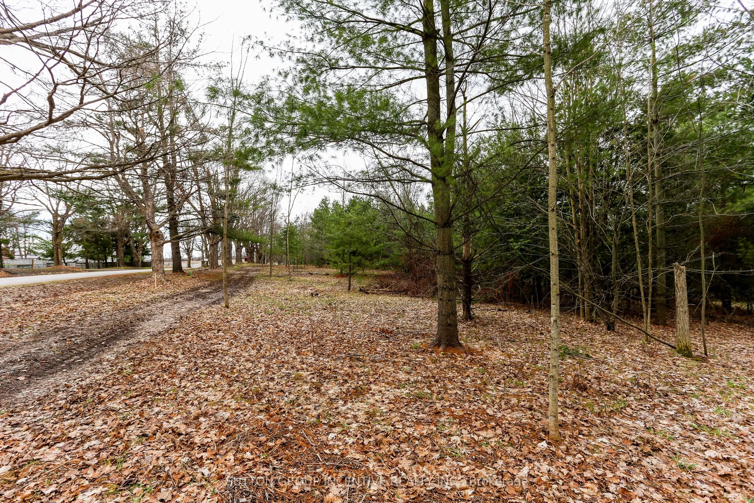 2790 Old Second Road S