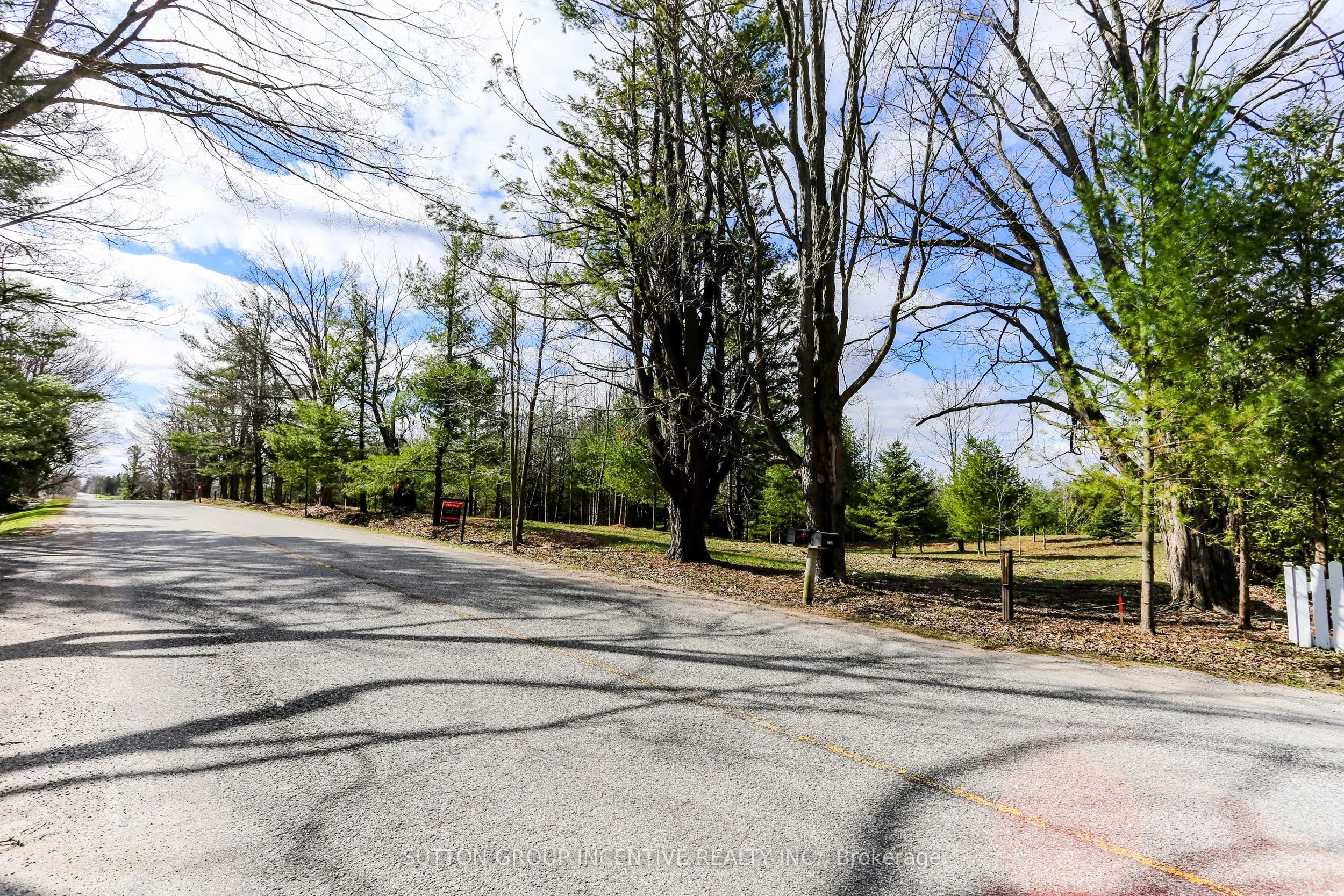 2790 Old Second Road S