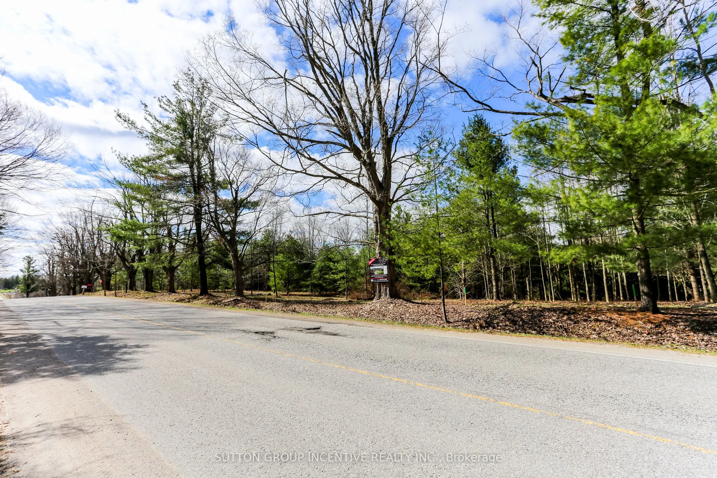 2790 Old Second Road S