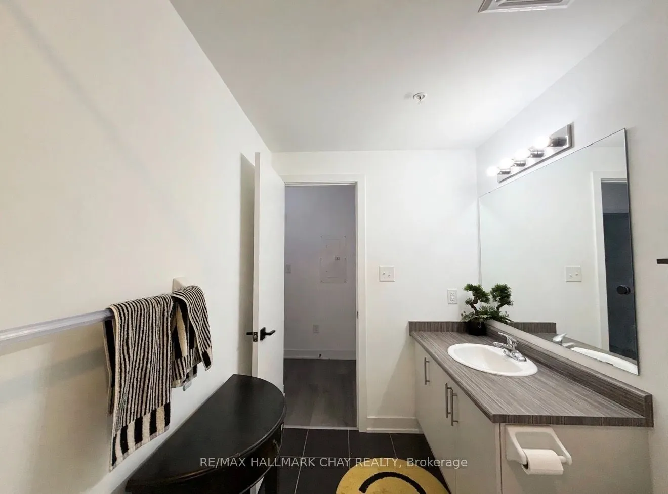 5 Chef Lane #304