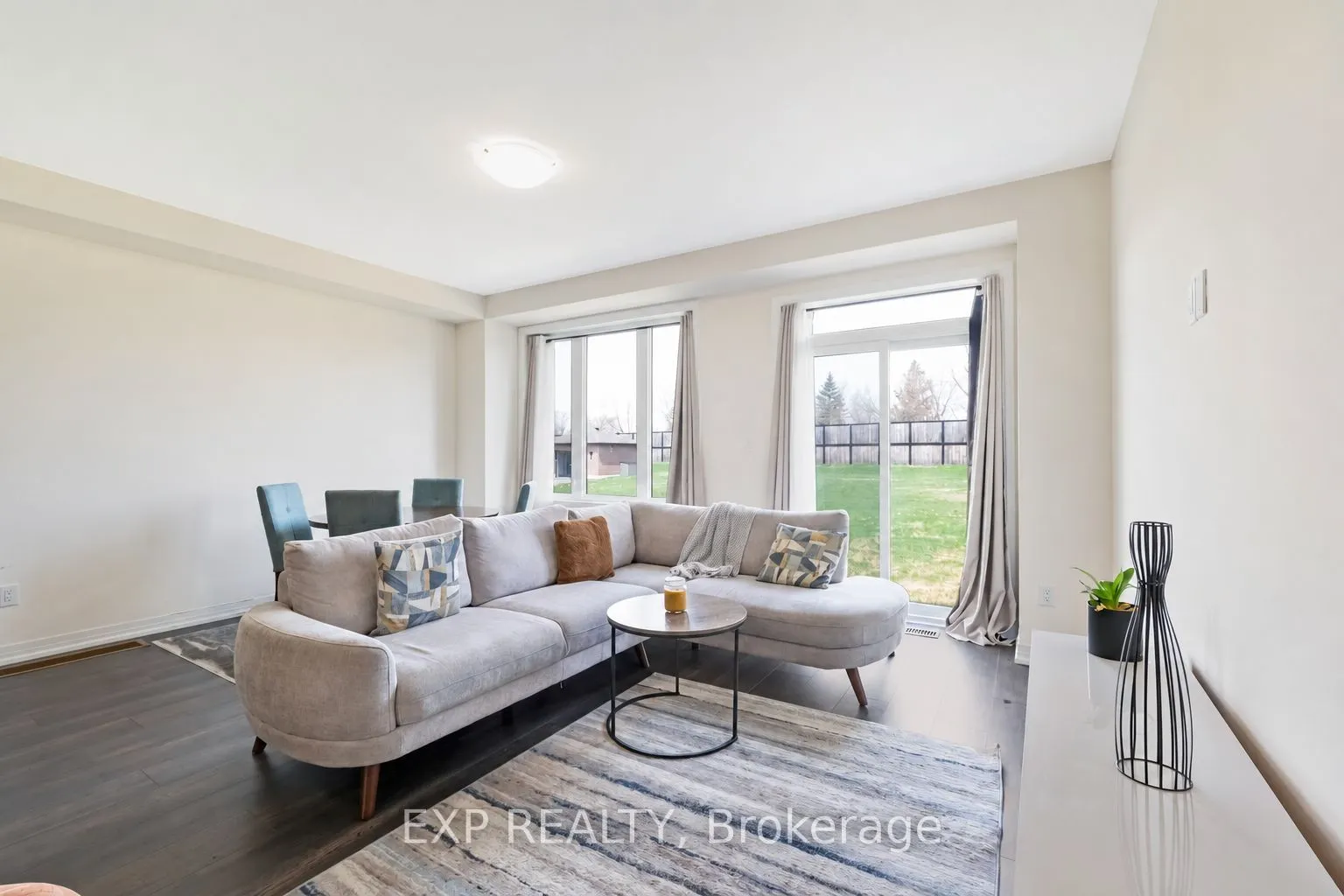122 Turnberry Lane