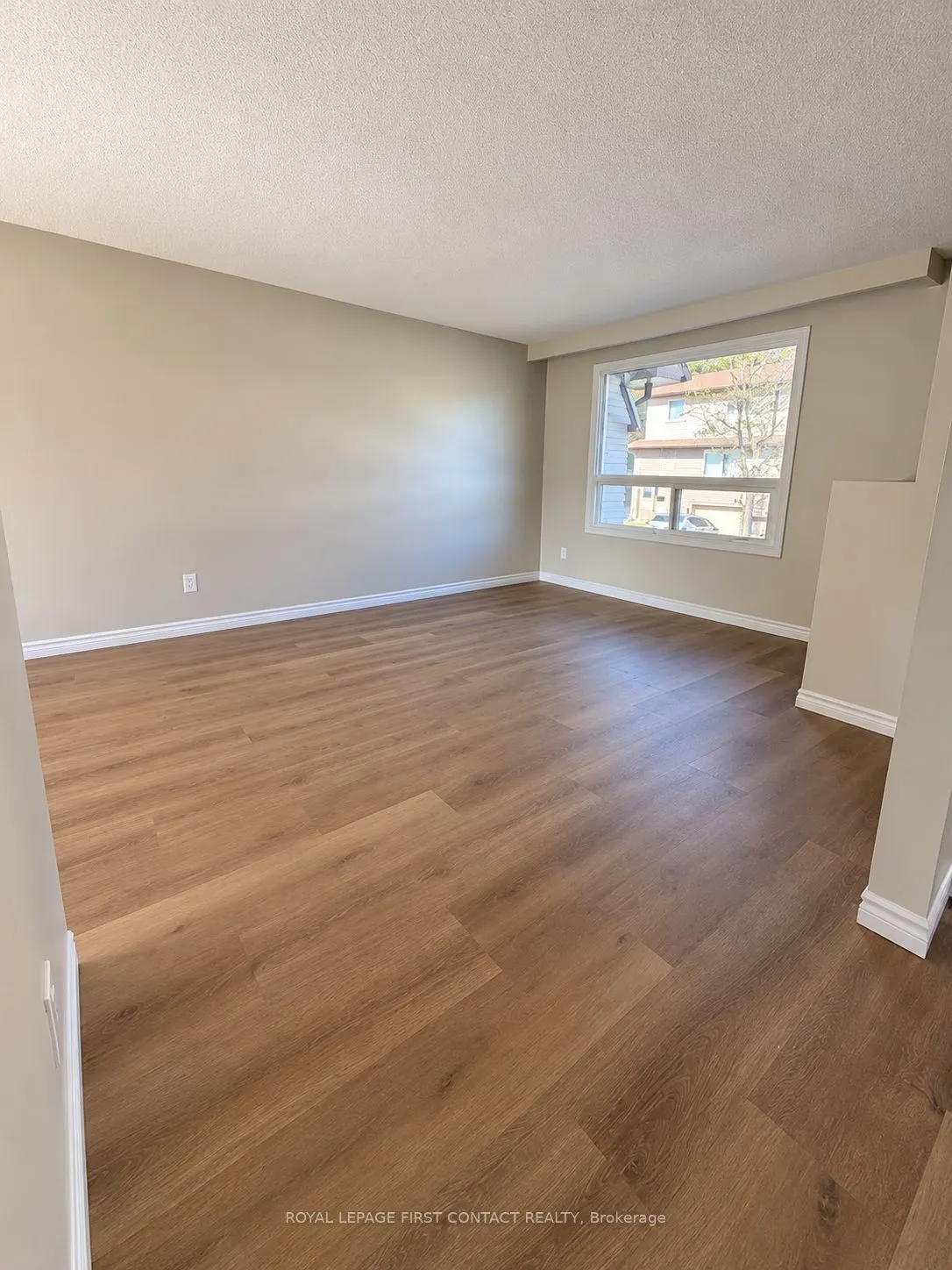 1095 Mississaga Street W #78