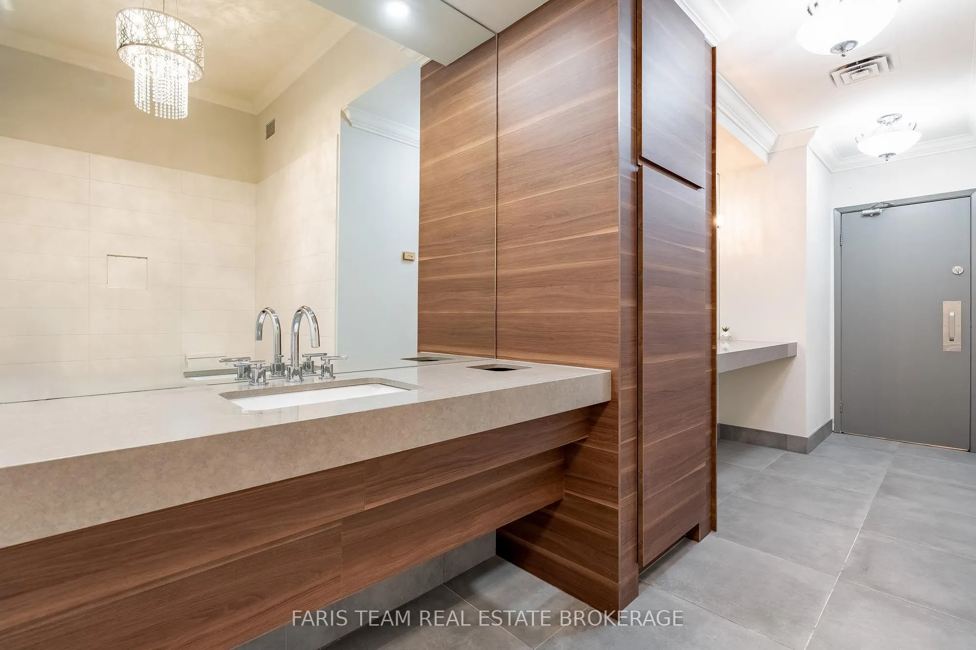 Office 3B-74 Mississaga Street E