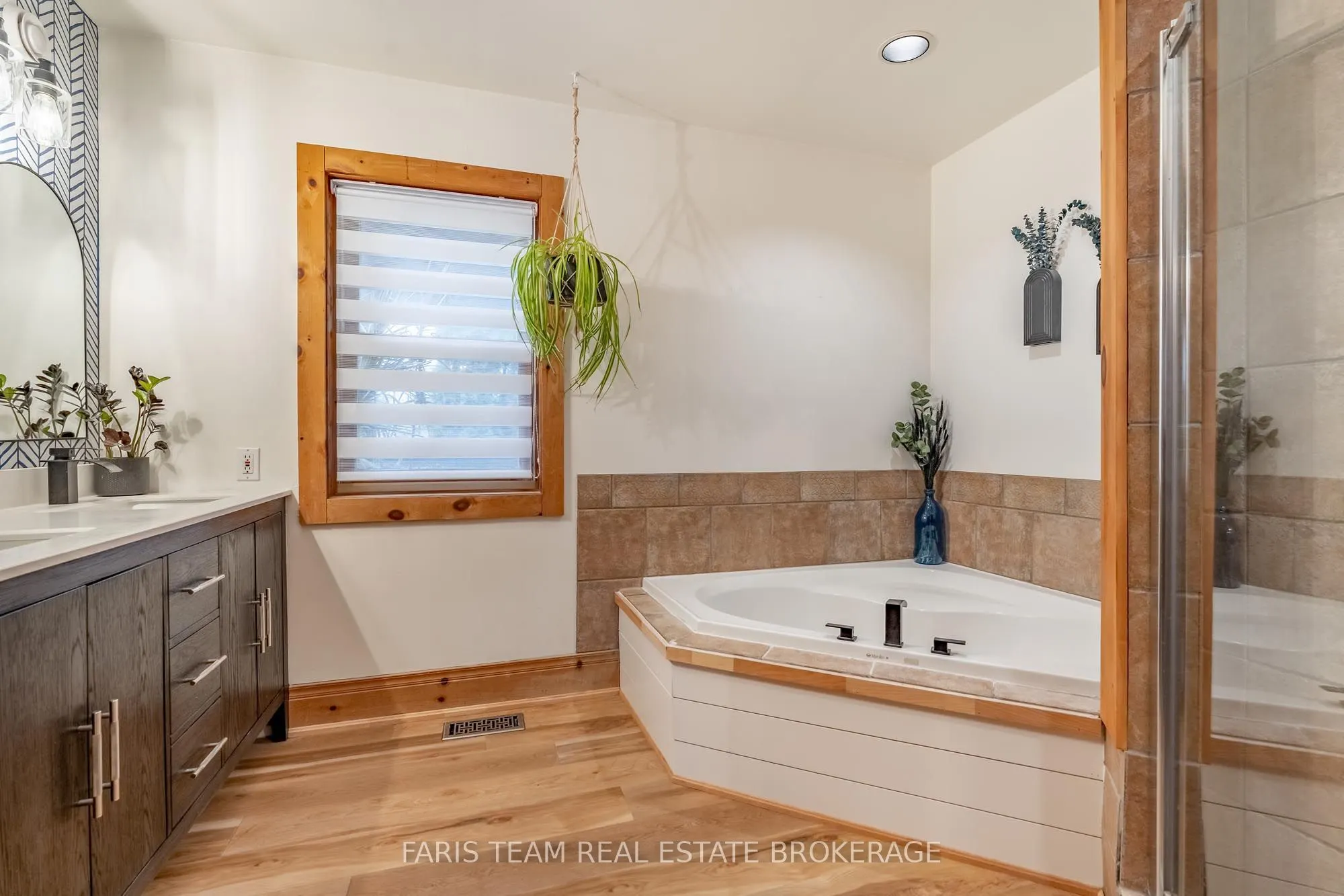 17 Bridle Path