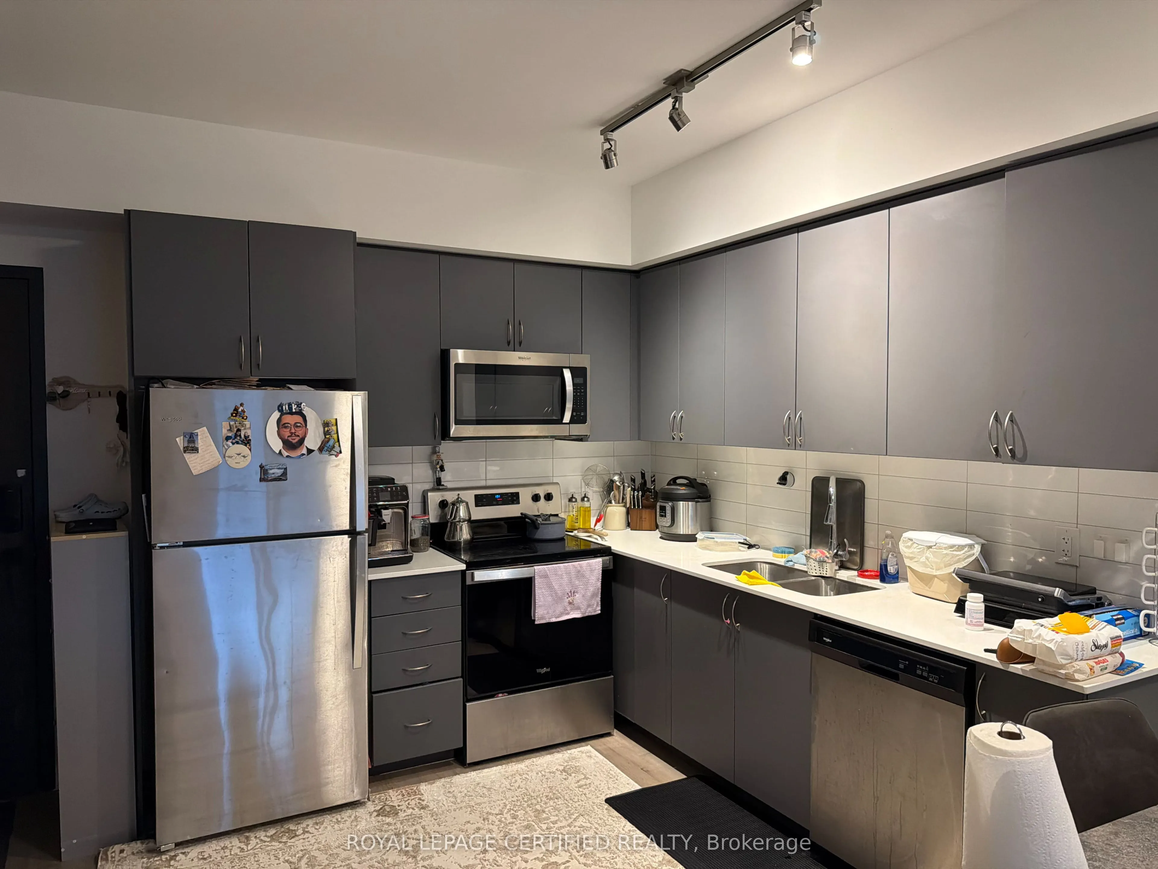 56 Lakeside Terrace #803