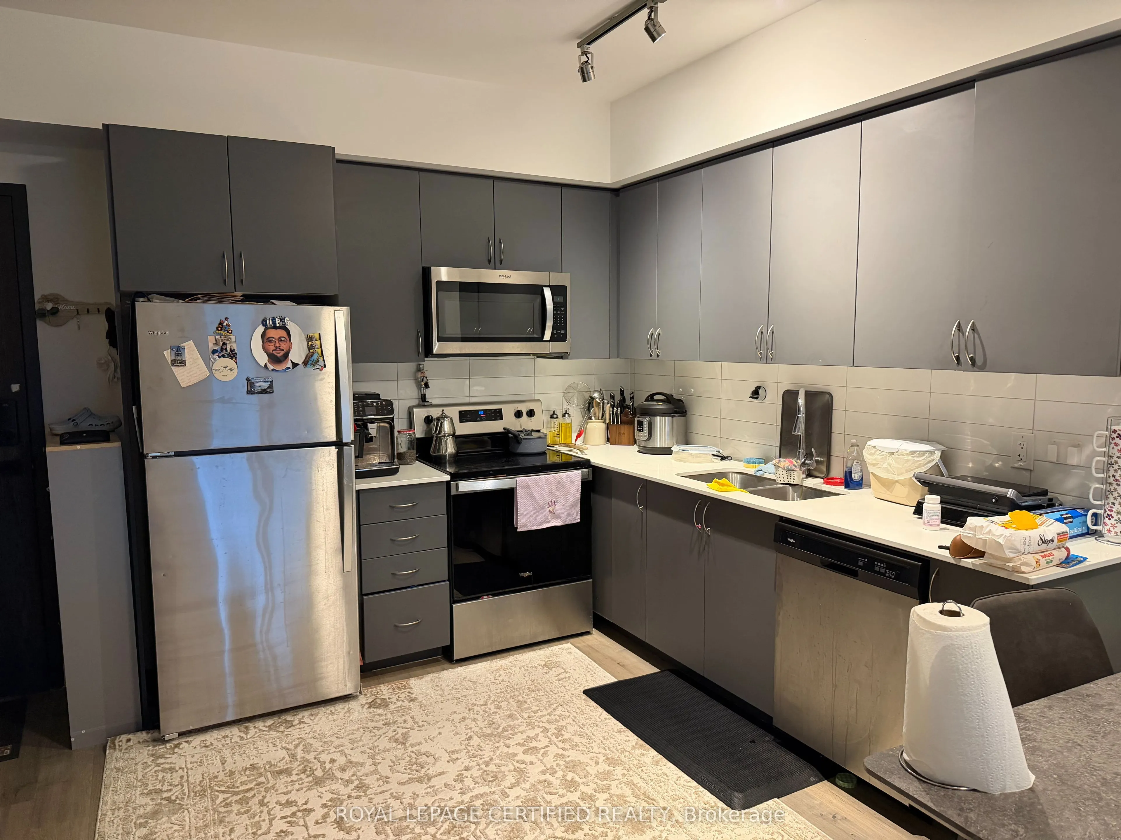 56 Lakeside Terrace #803
