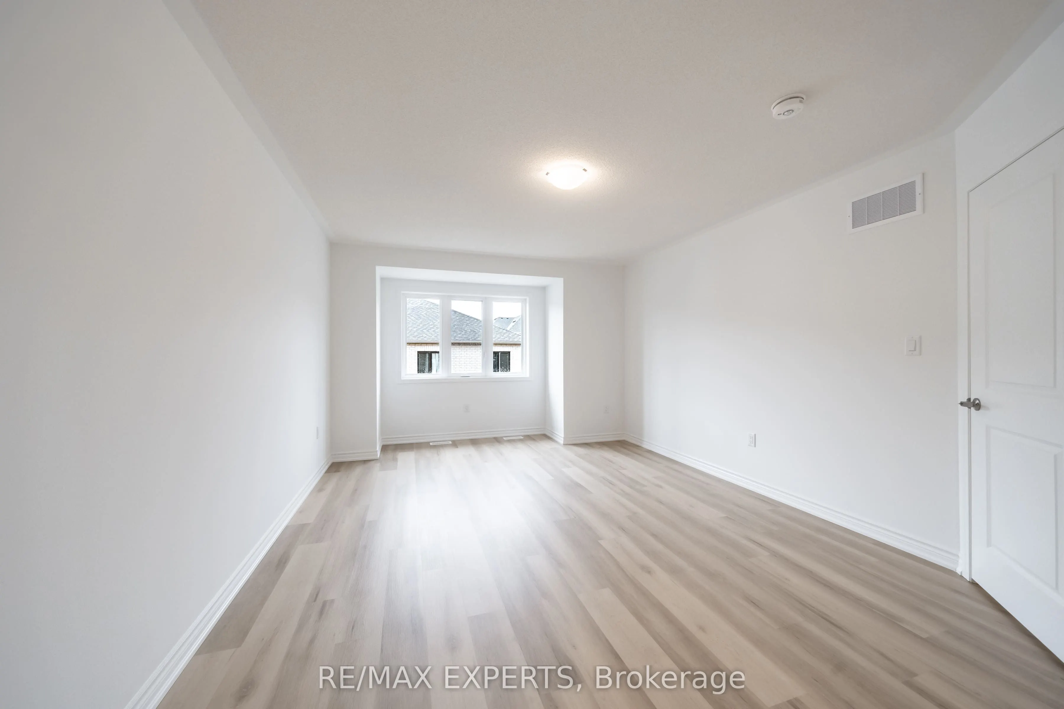 121 Vinewood Crescent