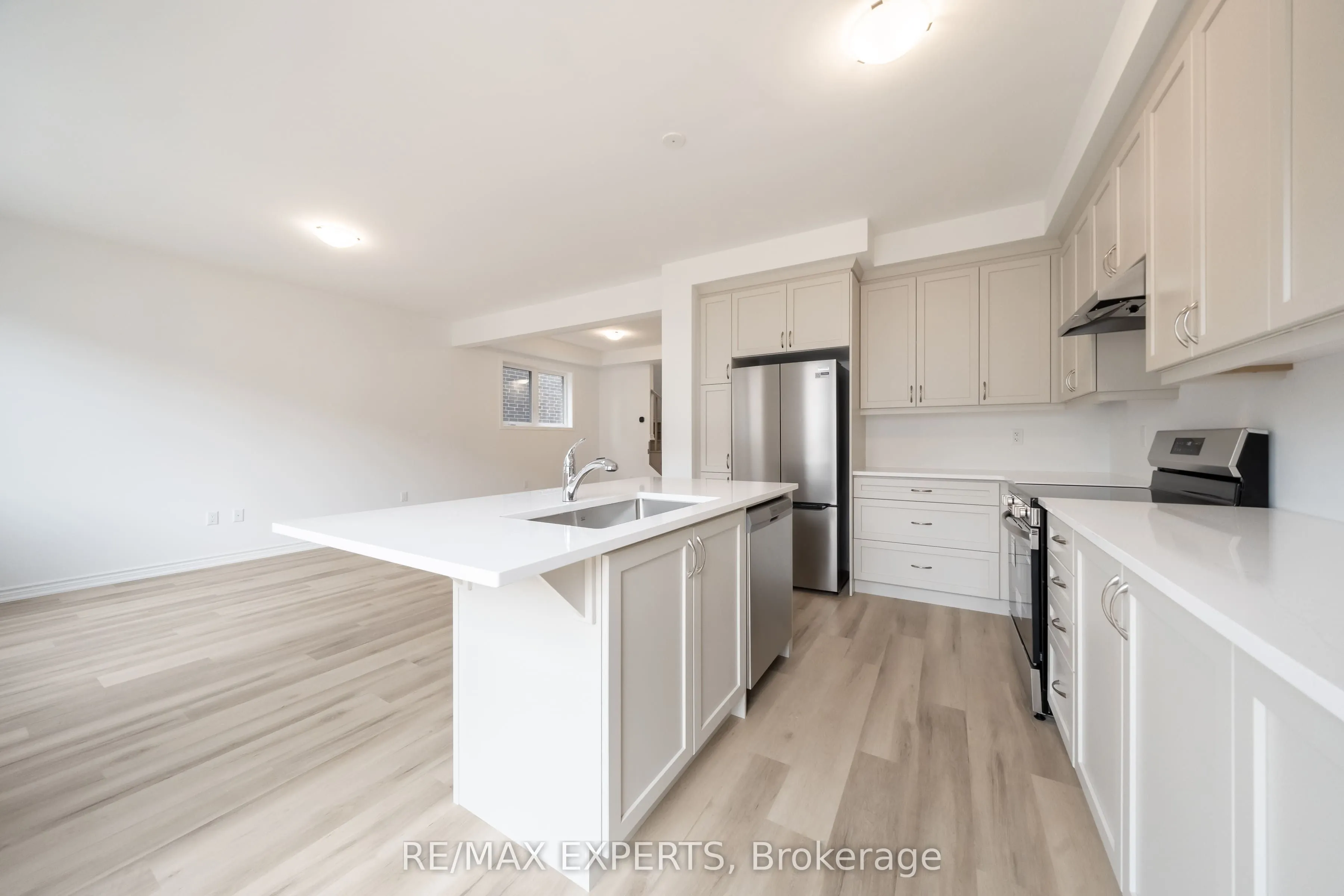 121 Vinewood Crescent