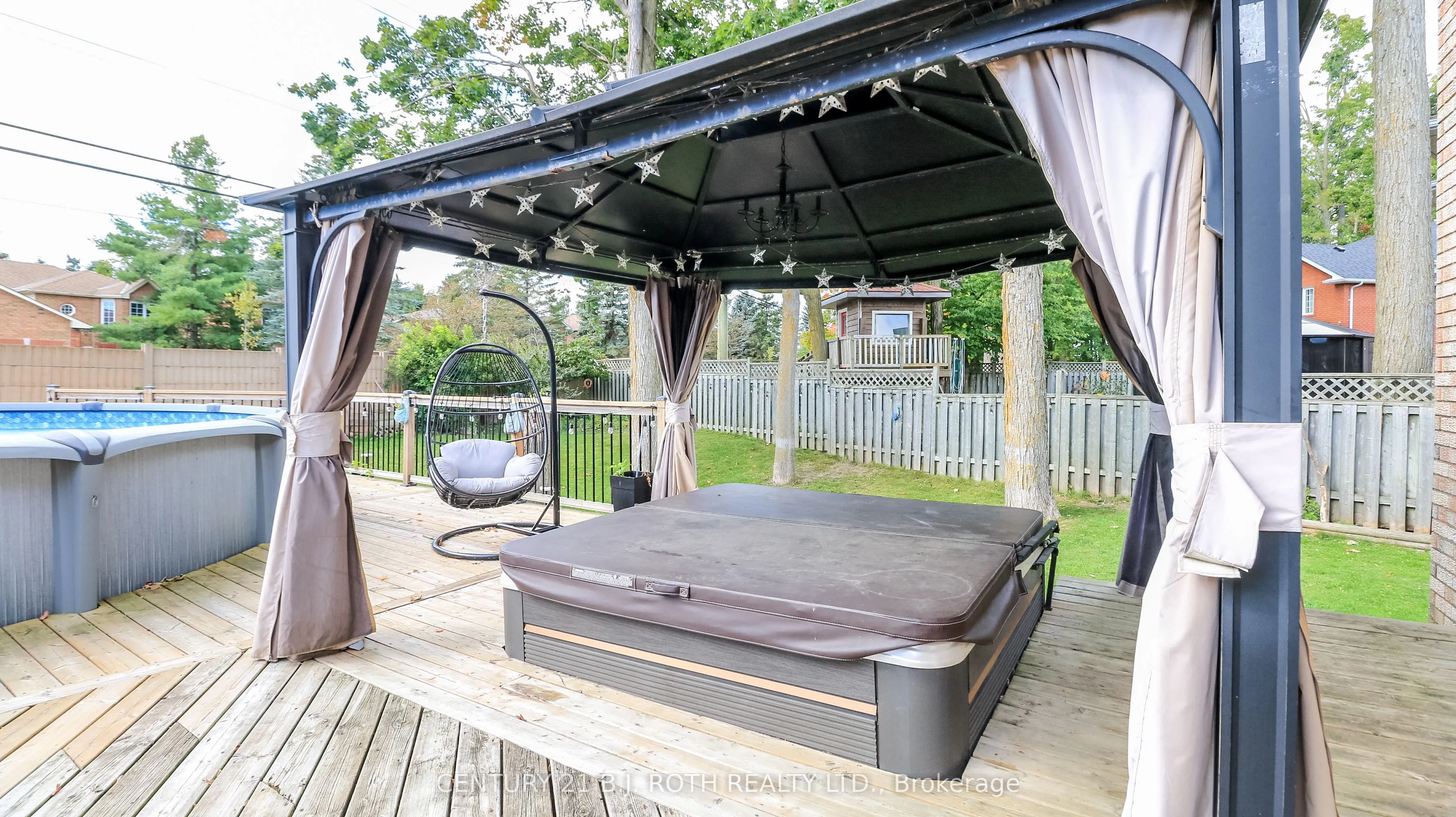 61 Barwick Drive W