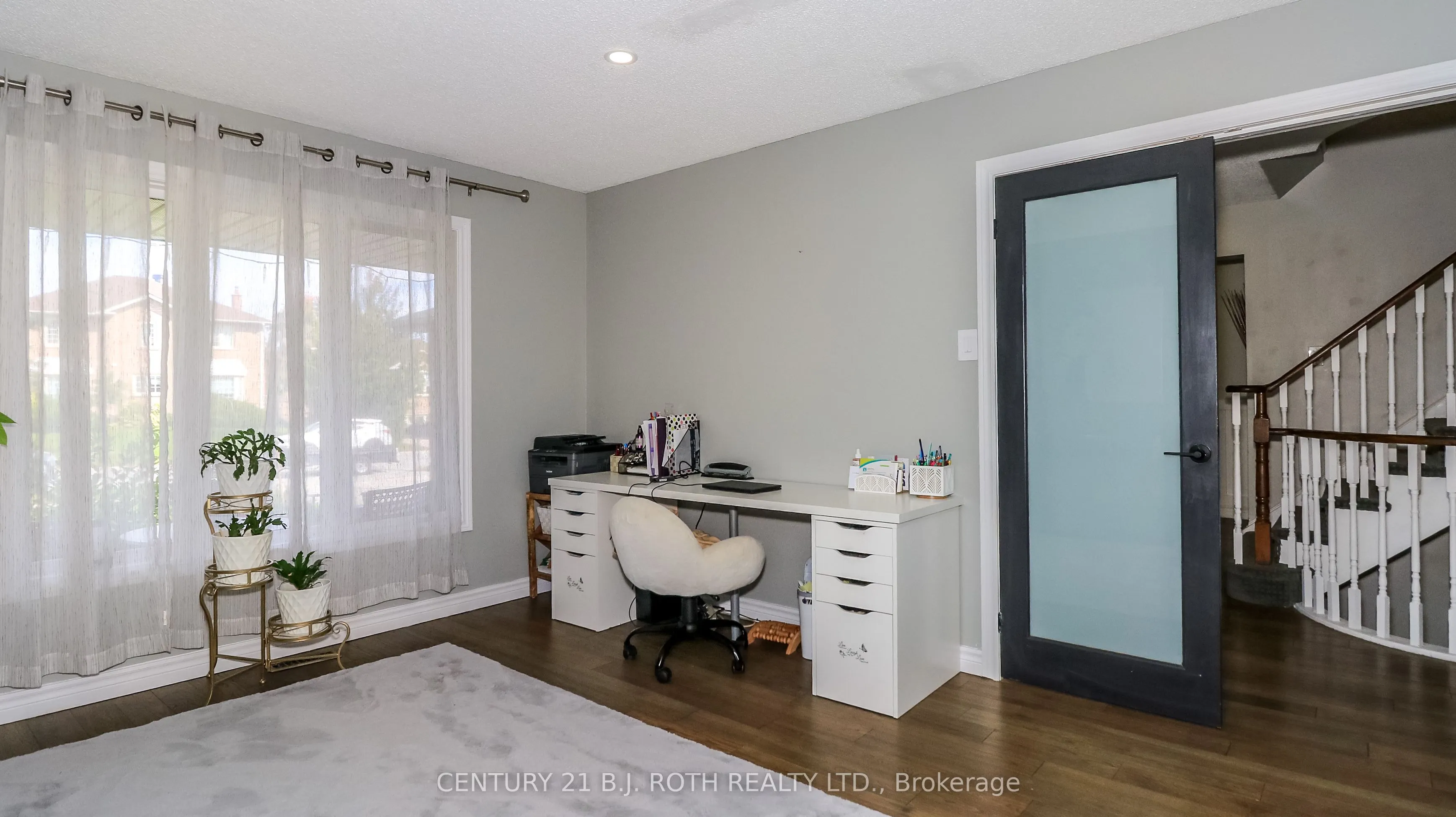 61 Barwick Drive W