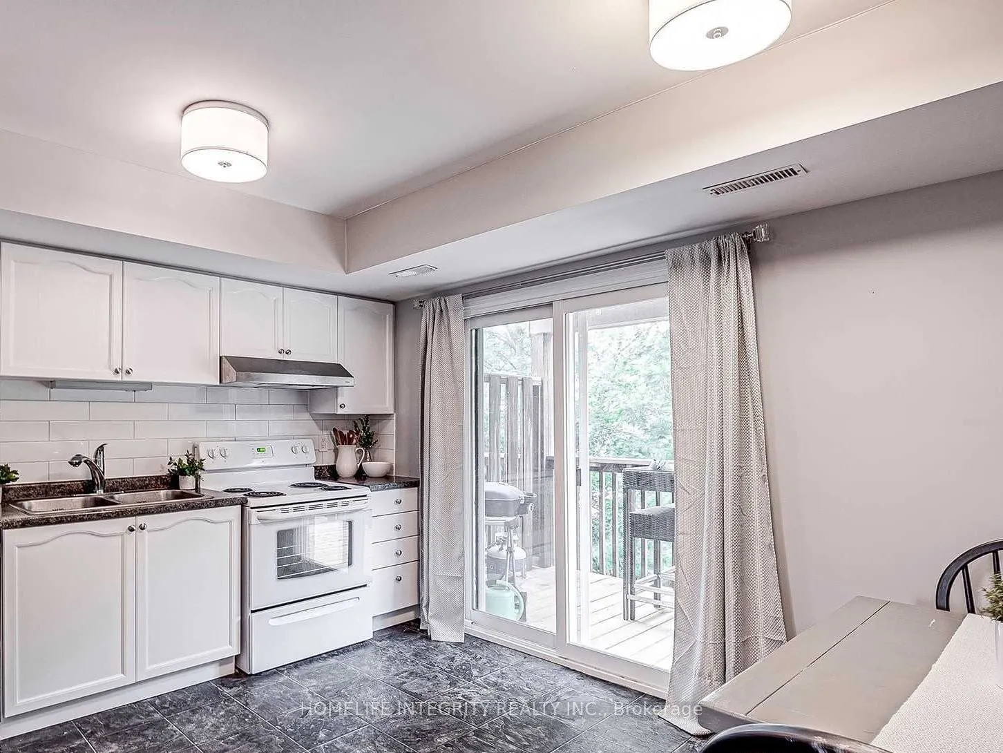 119 D'ambrosio Drive #27