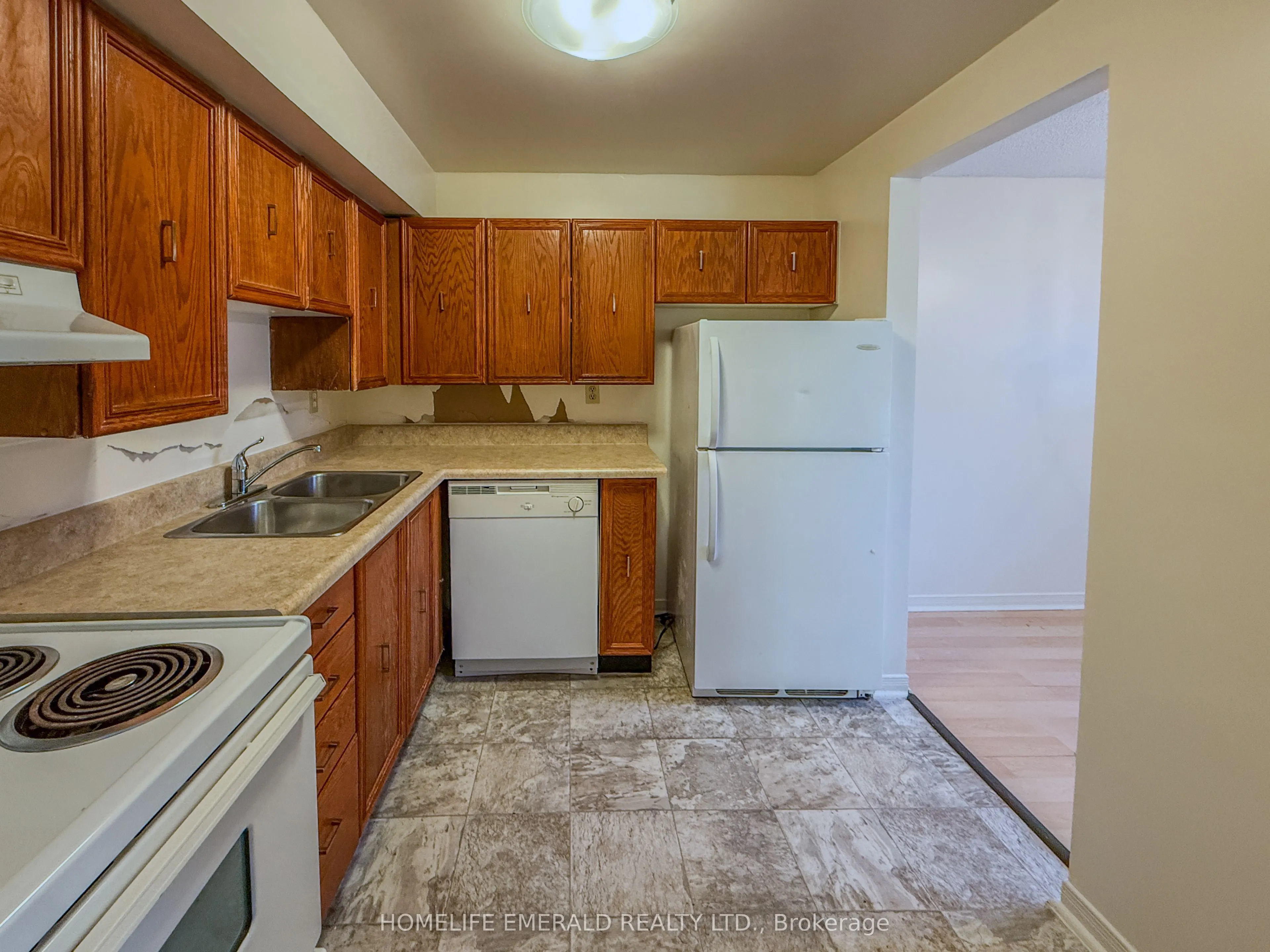 14 Shadowood Road #8