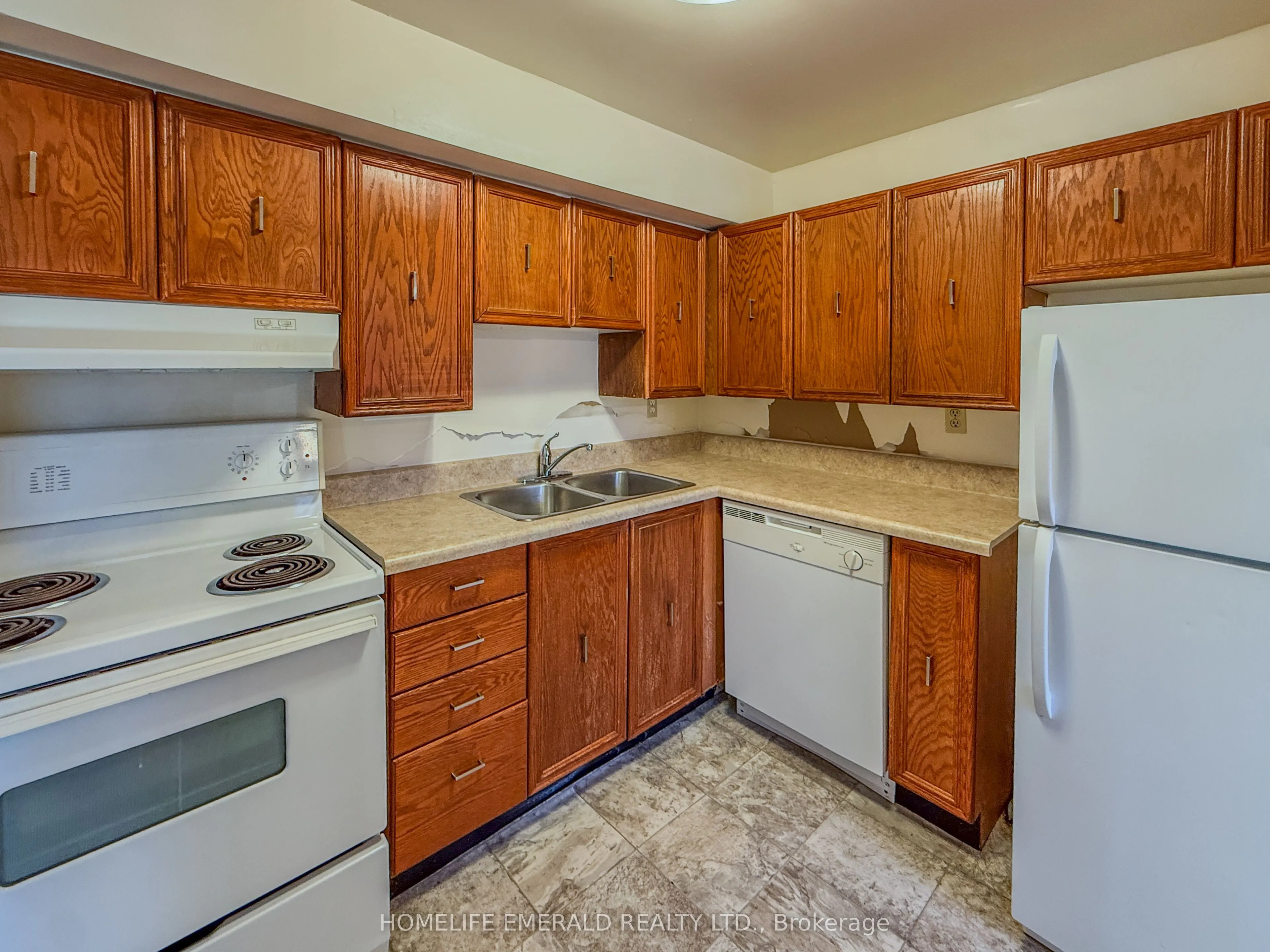 14 Shadowood Road #8