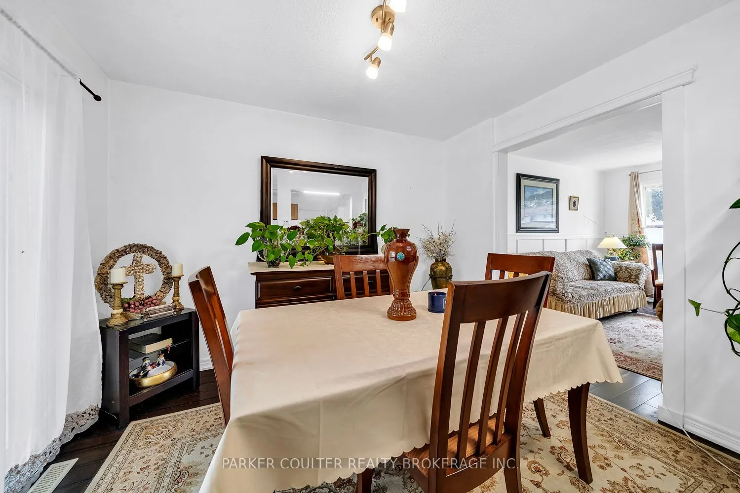 23 Chaucer Crescent