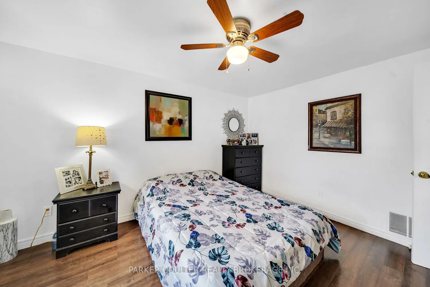 23 Chaucer Crescent