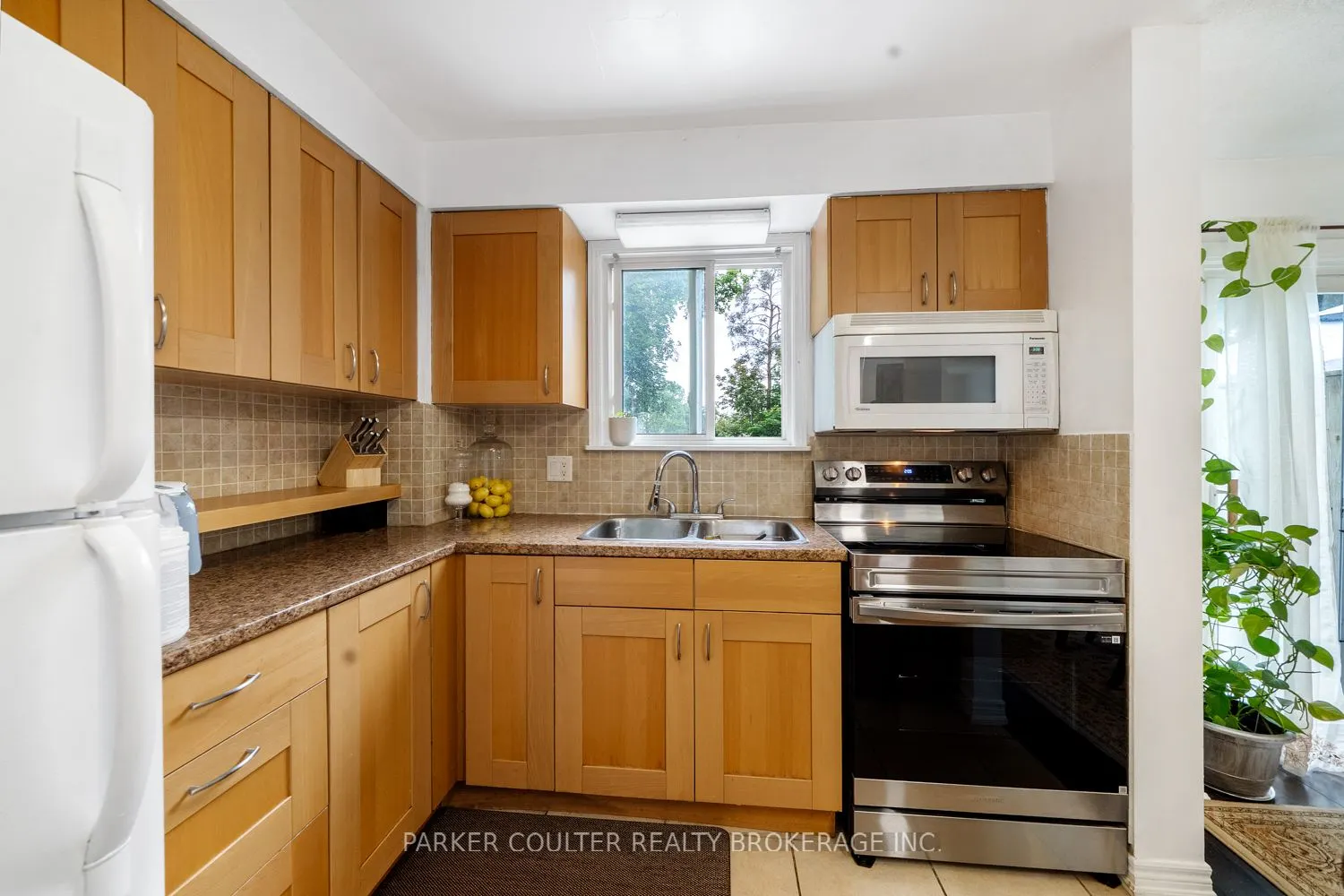 23 Chaucer Crescent