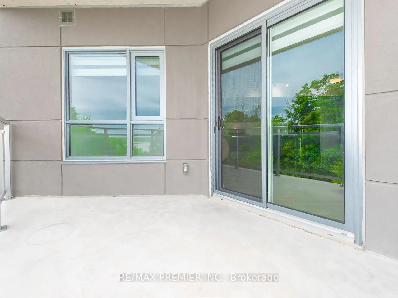 56 Lakeside Terrace #408