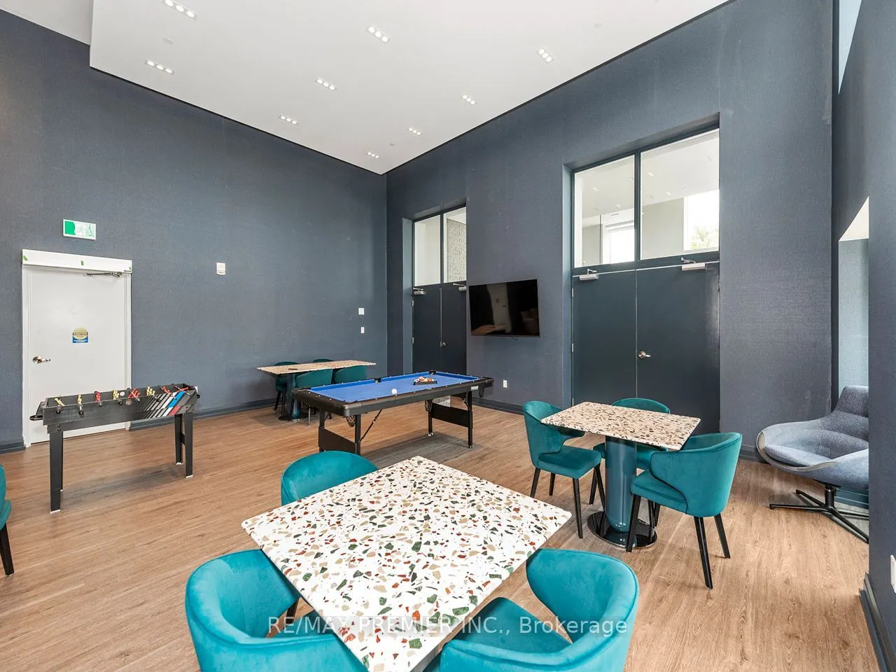 56 Lakeside Terrace #408