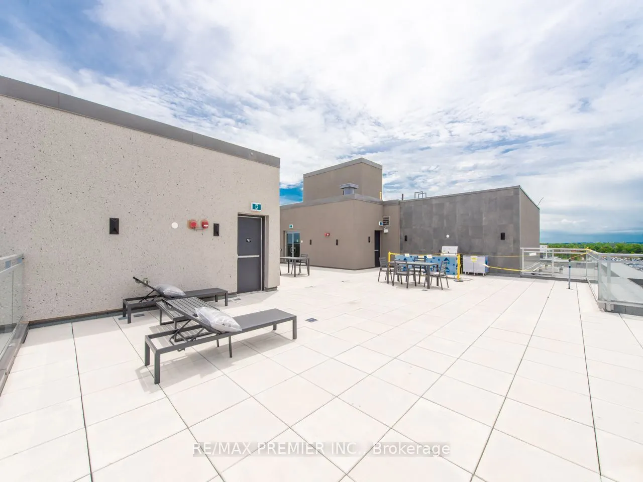 56 Lakeside Terrace #408