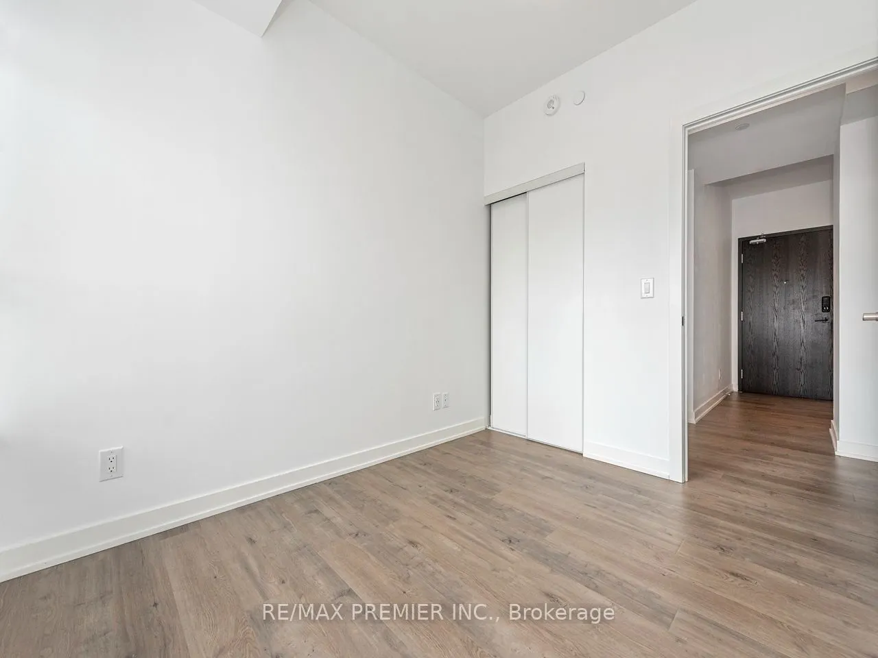56 Lakeside Terrace #408
