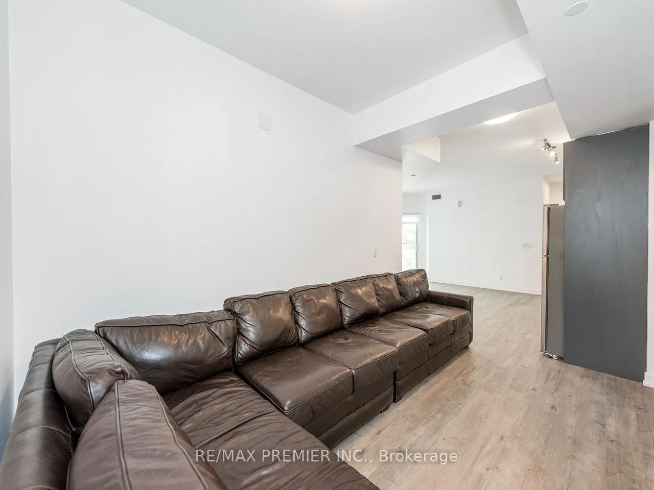 56 Lakeside Terrace #408