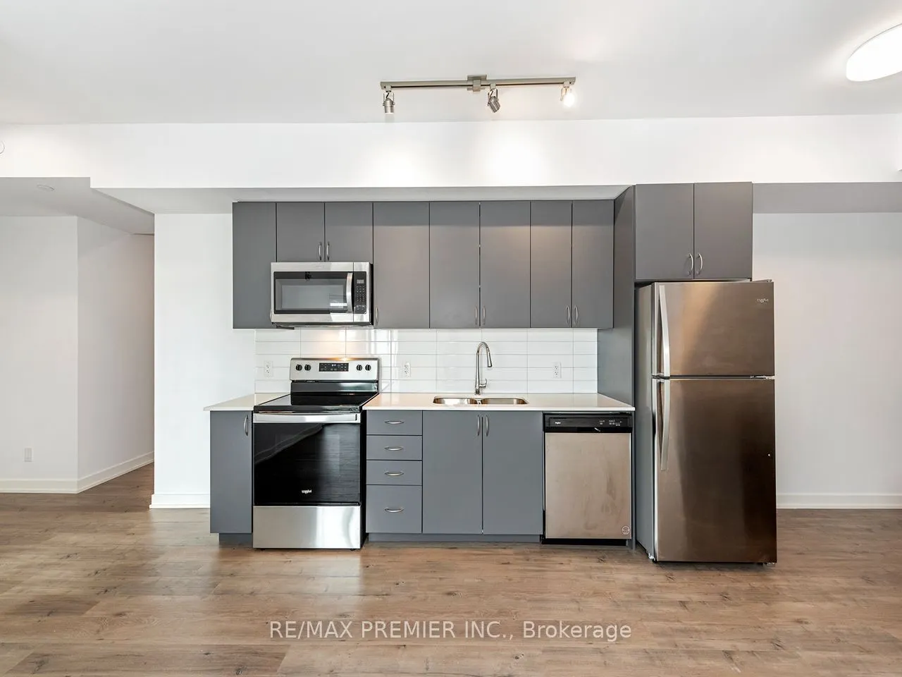 56 Lakeside Terrace #408