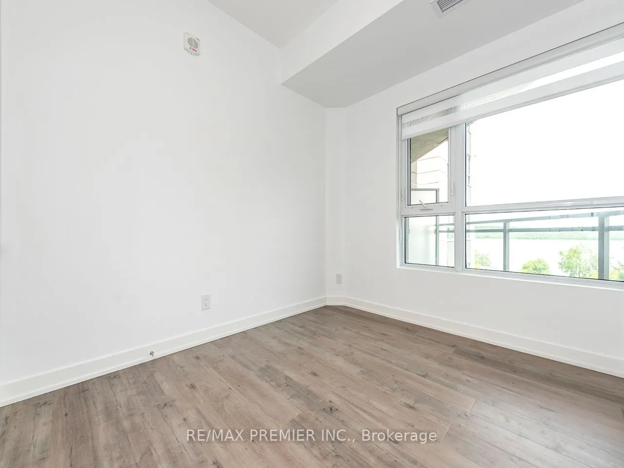 56 Lakeside Terrace #408