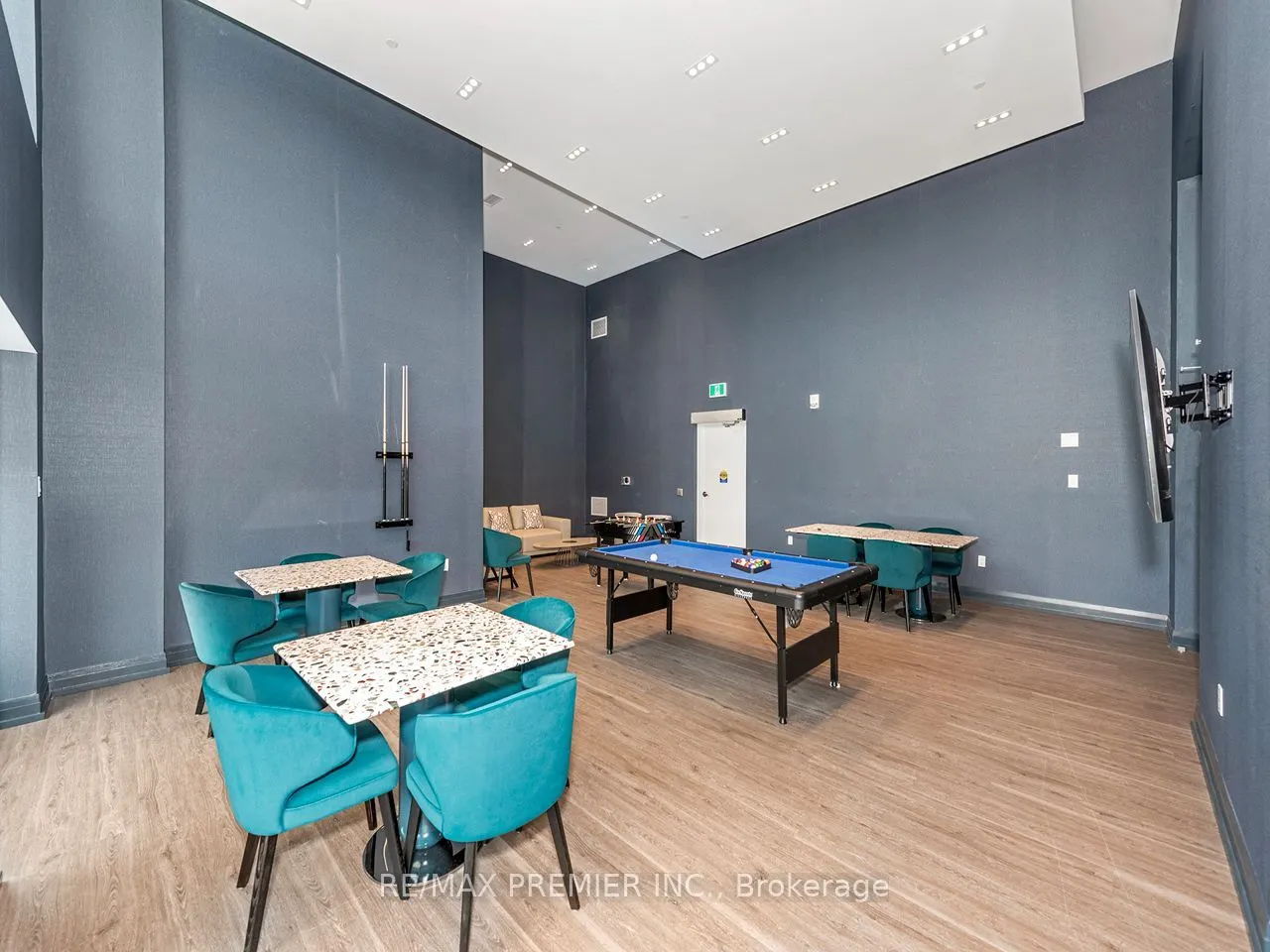 56 Lakeside Terrace #408