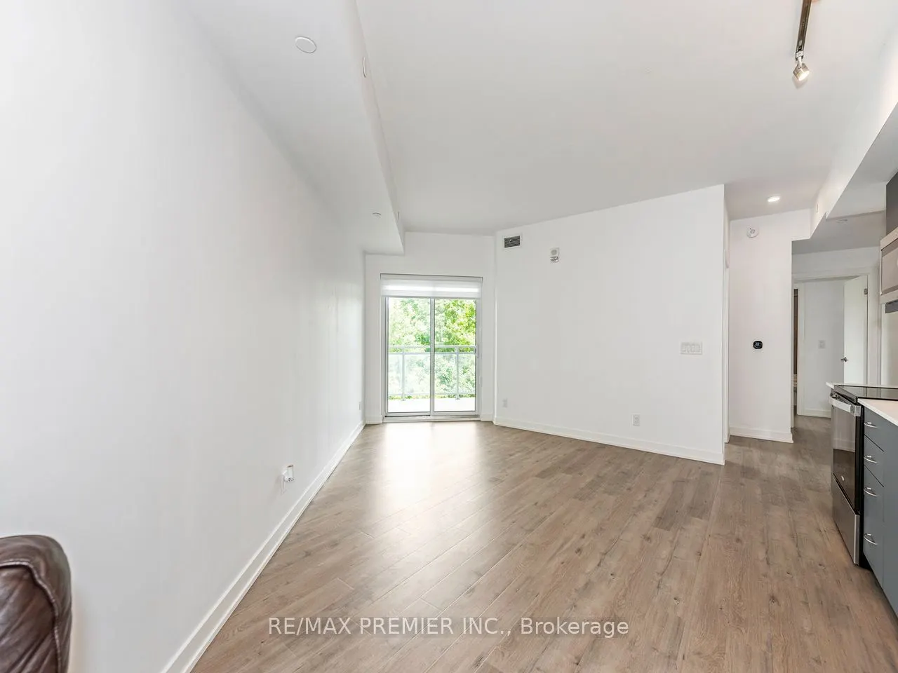 56 Lakeside Terrace #408