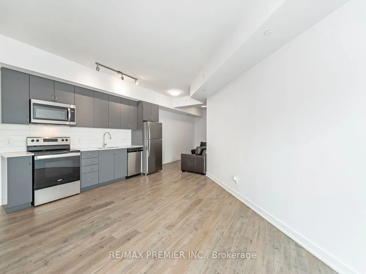 56 Lakeside Terrace #408