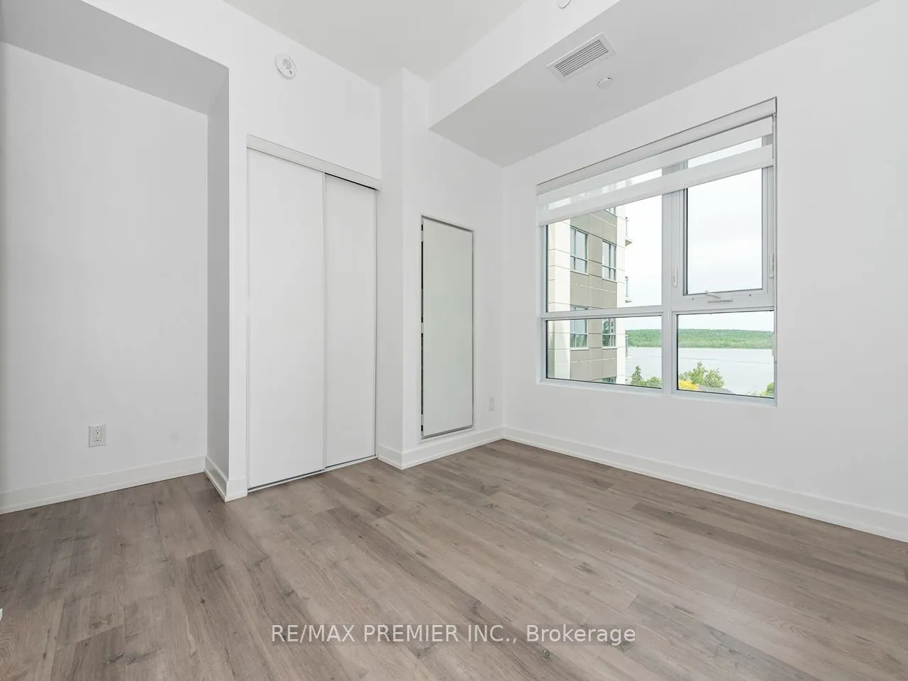 56 Lakeside Terrace #408