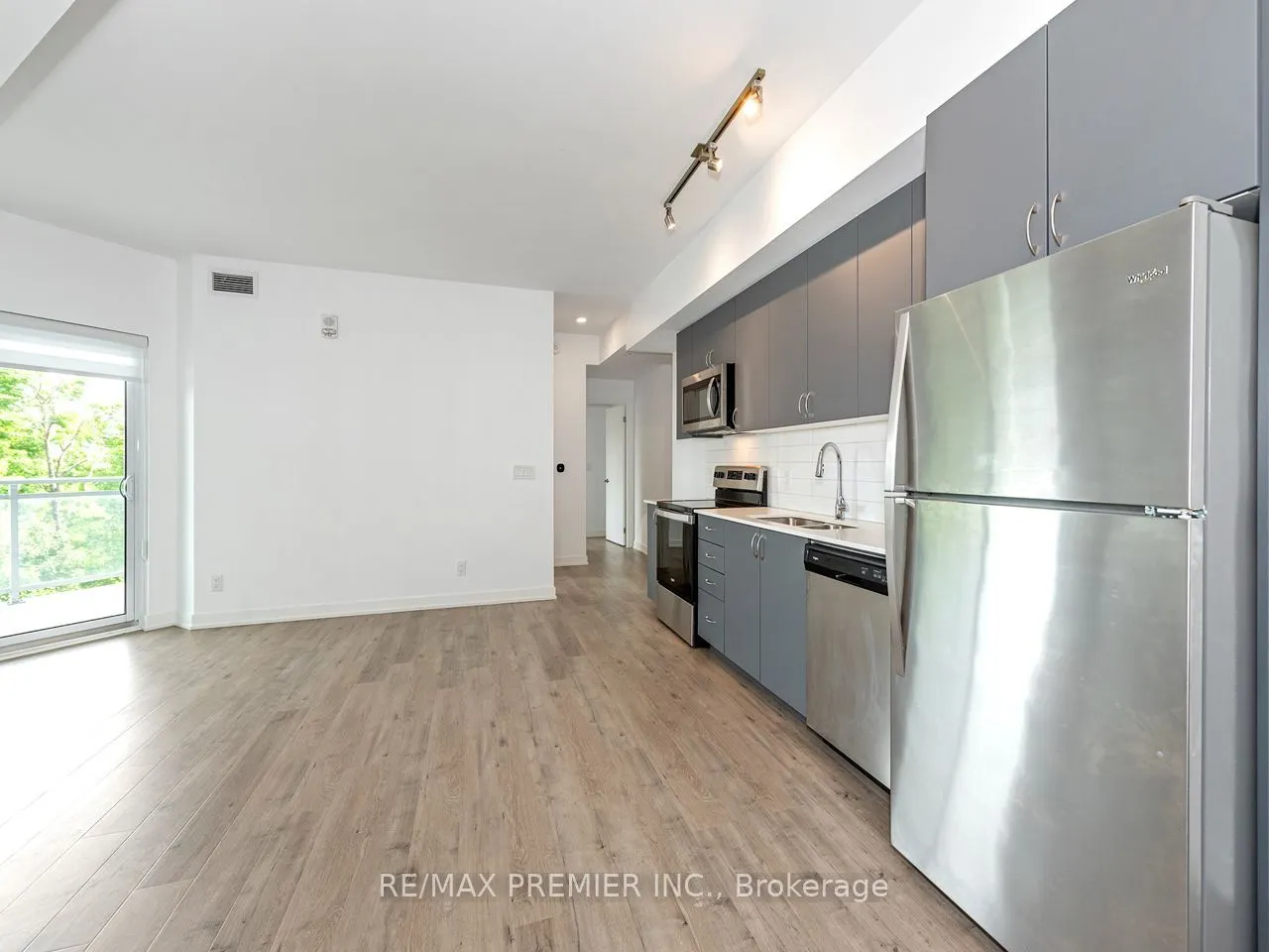 56 Lakeside Terrace #408