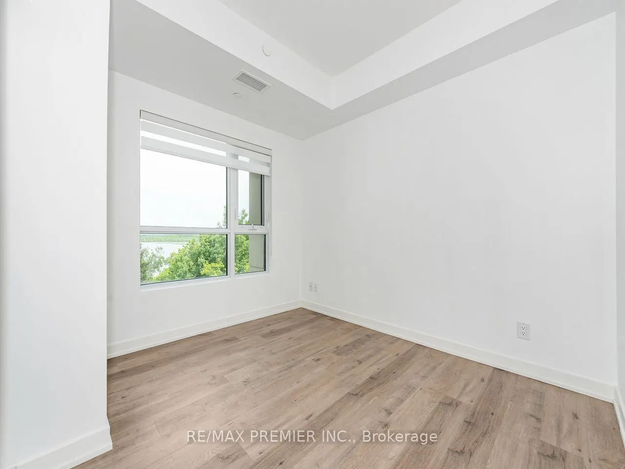56 Lakeside Terrace #408