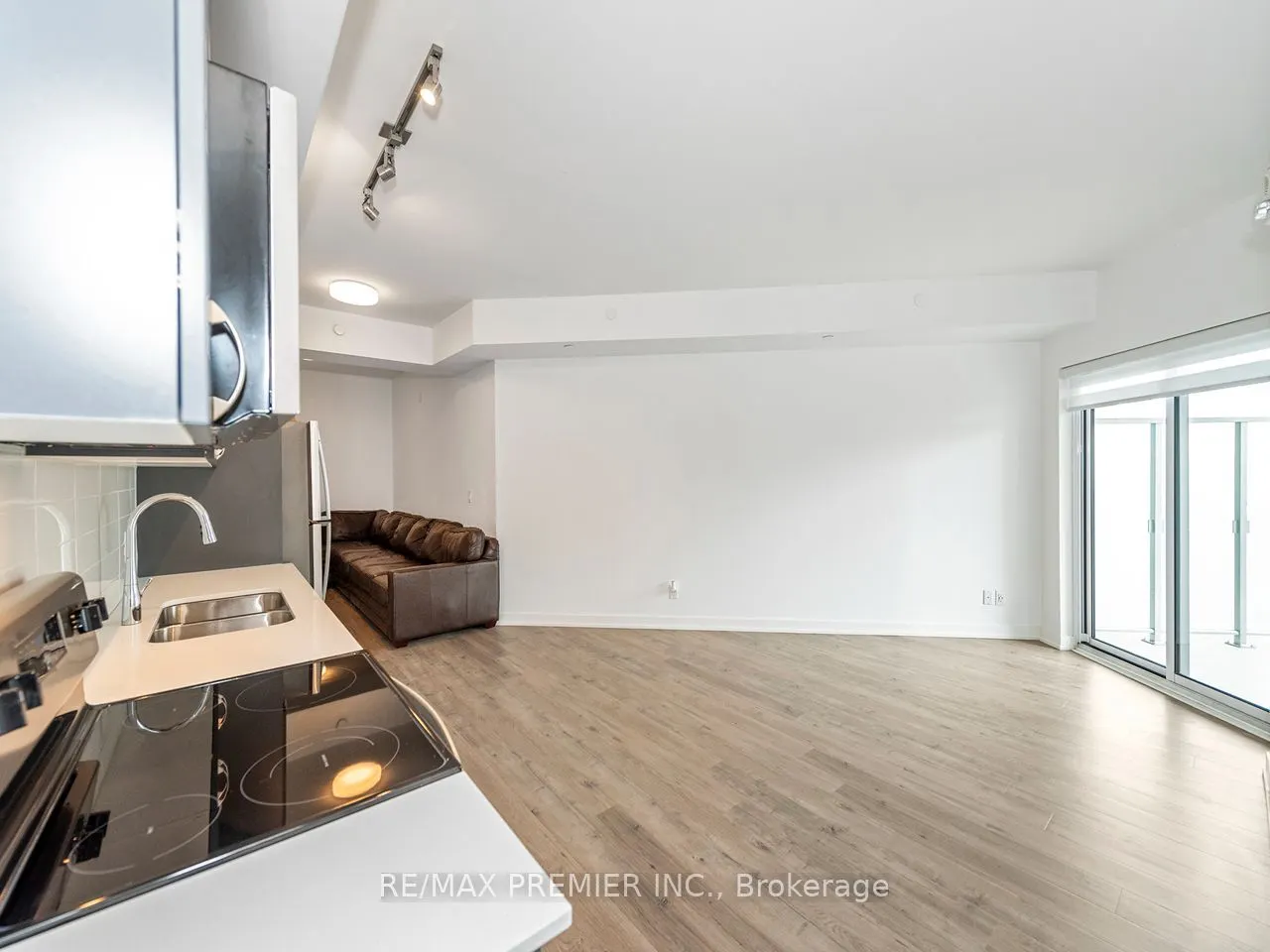 56 Lakeside Terrace #408