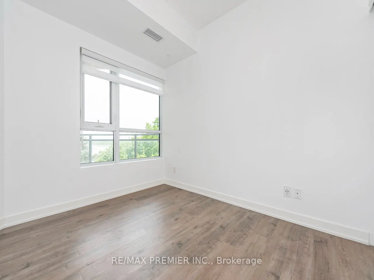 56 Lakeside Terrace #408