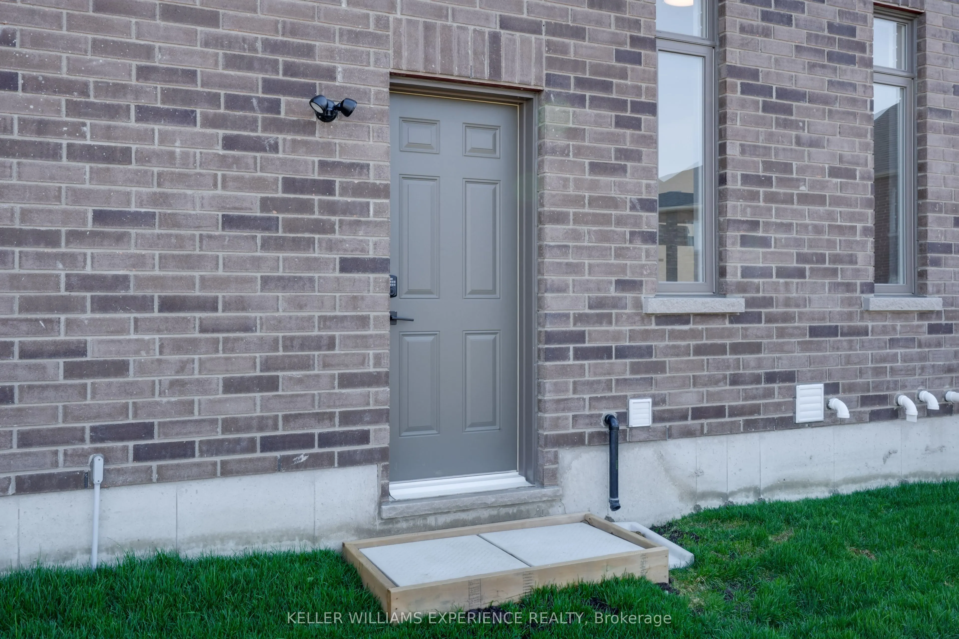 52 Sagewood Avenue