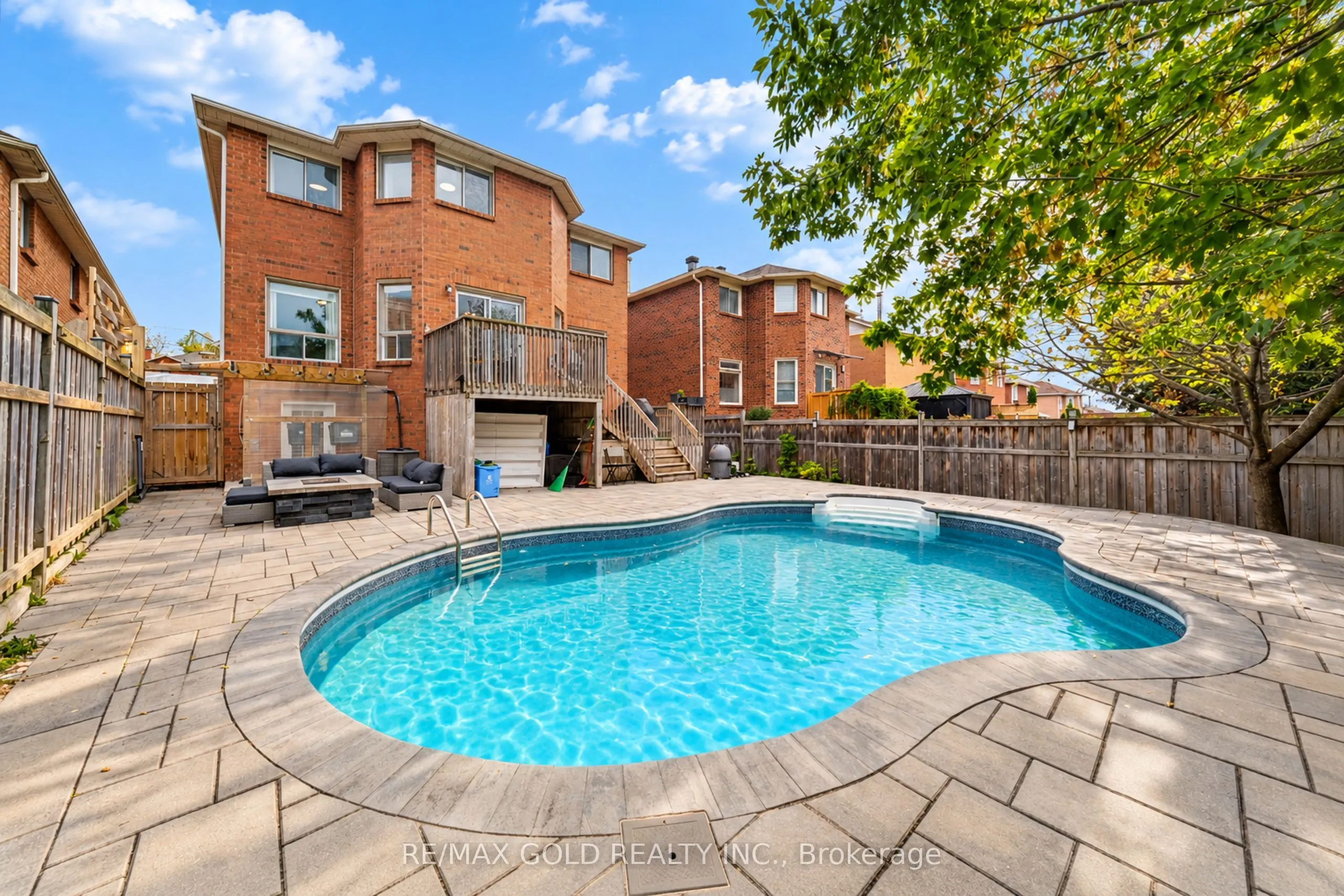 43 Golden Meadow Road