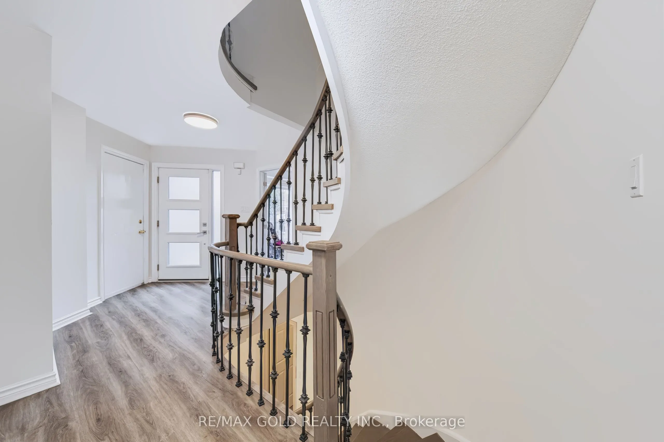 43 Golden Meadow Road