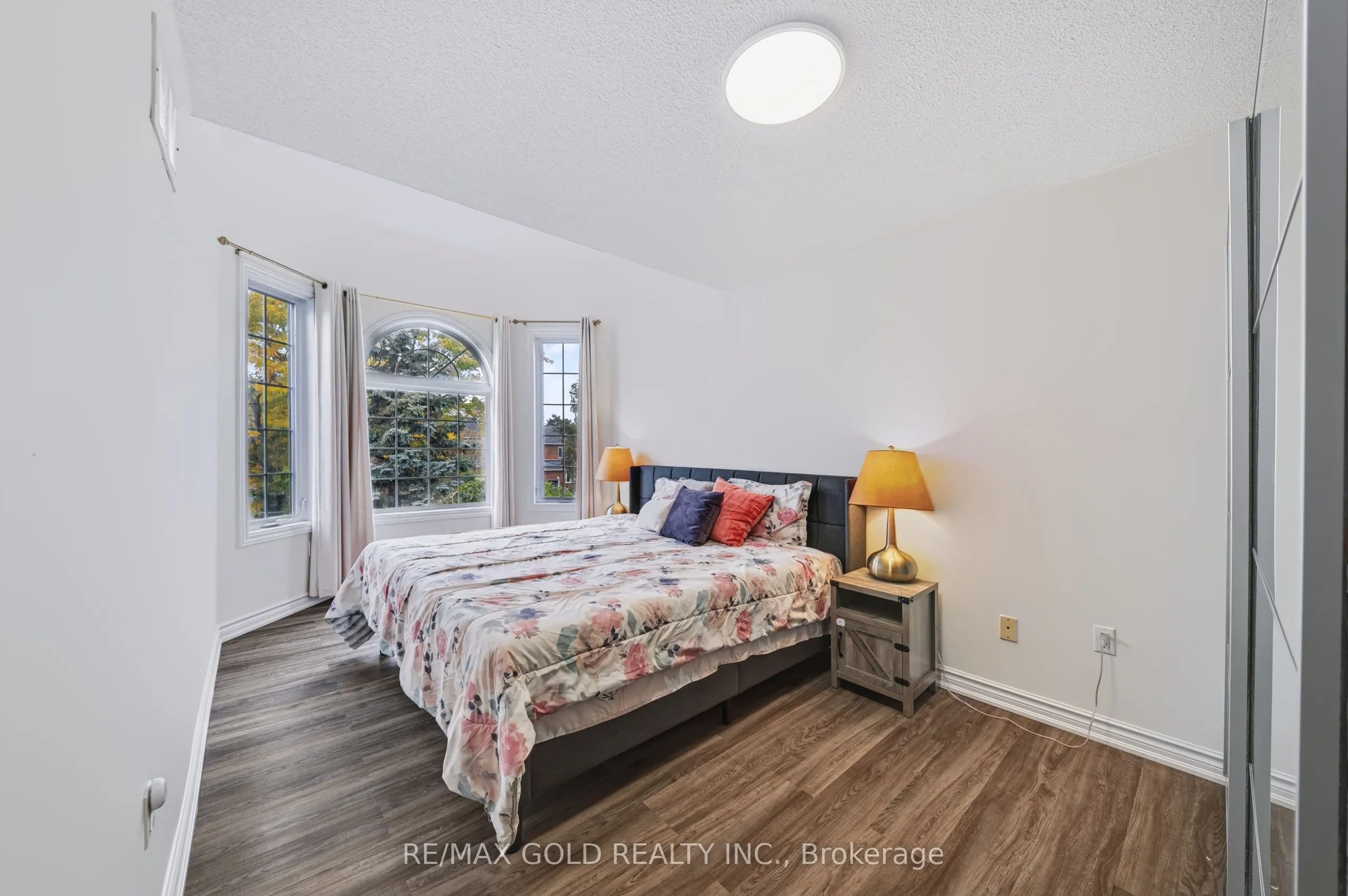 43 Golden Meadow Road