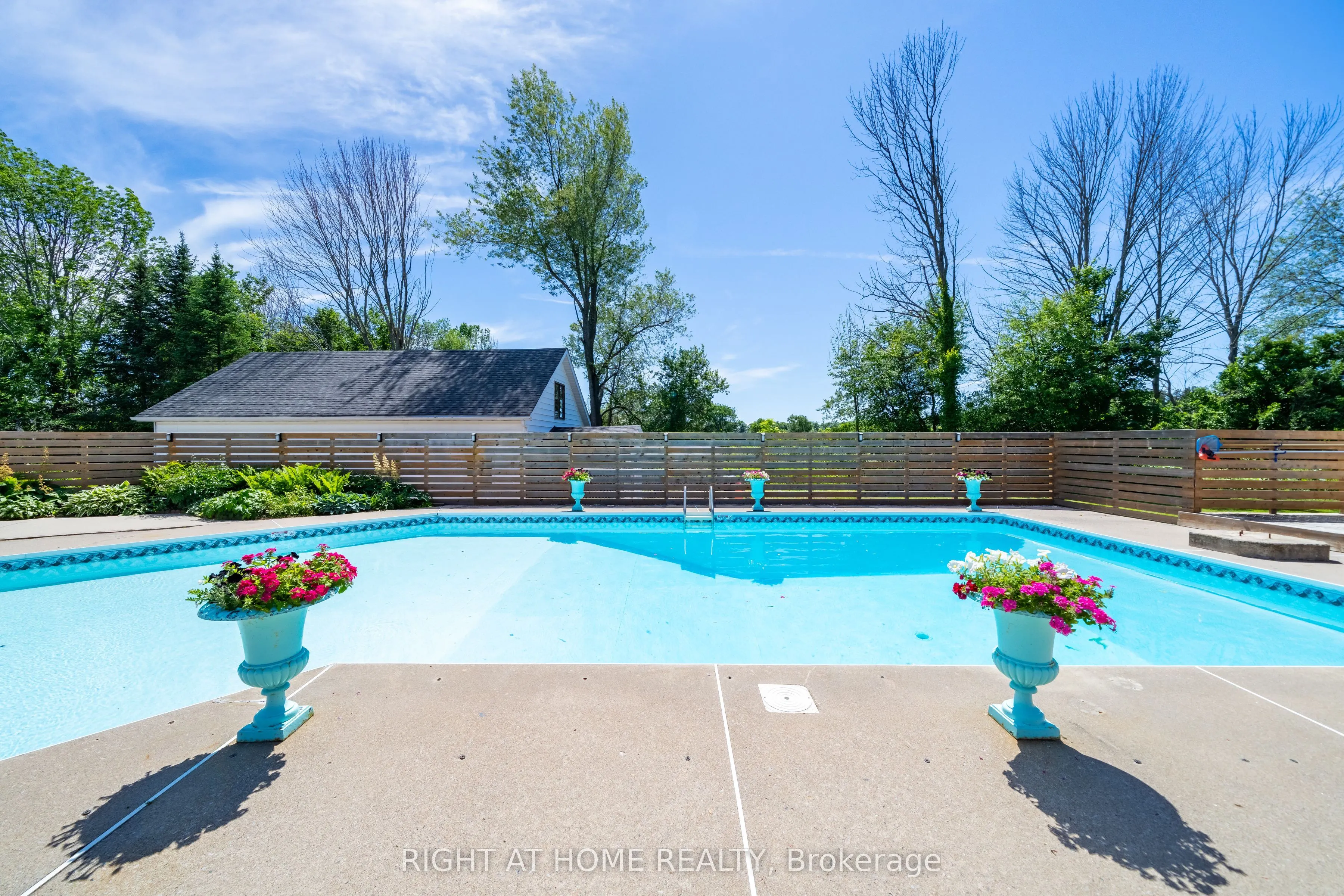 560 Concession Road 15 W