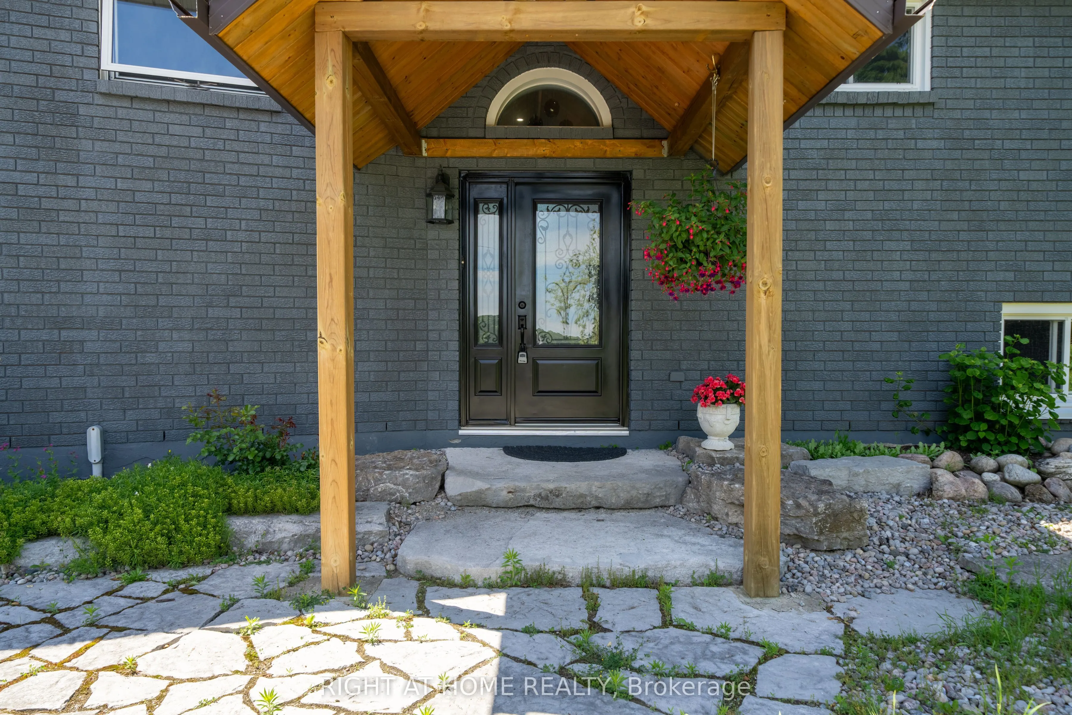 560 Concession Road 15 W