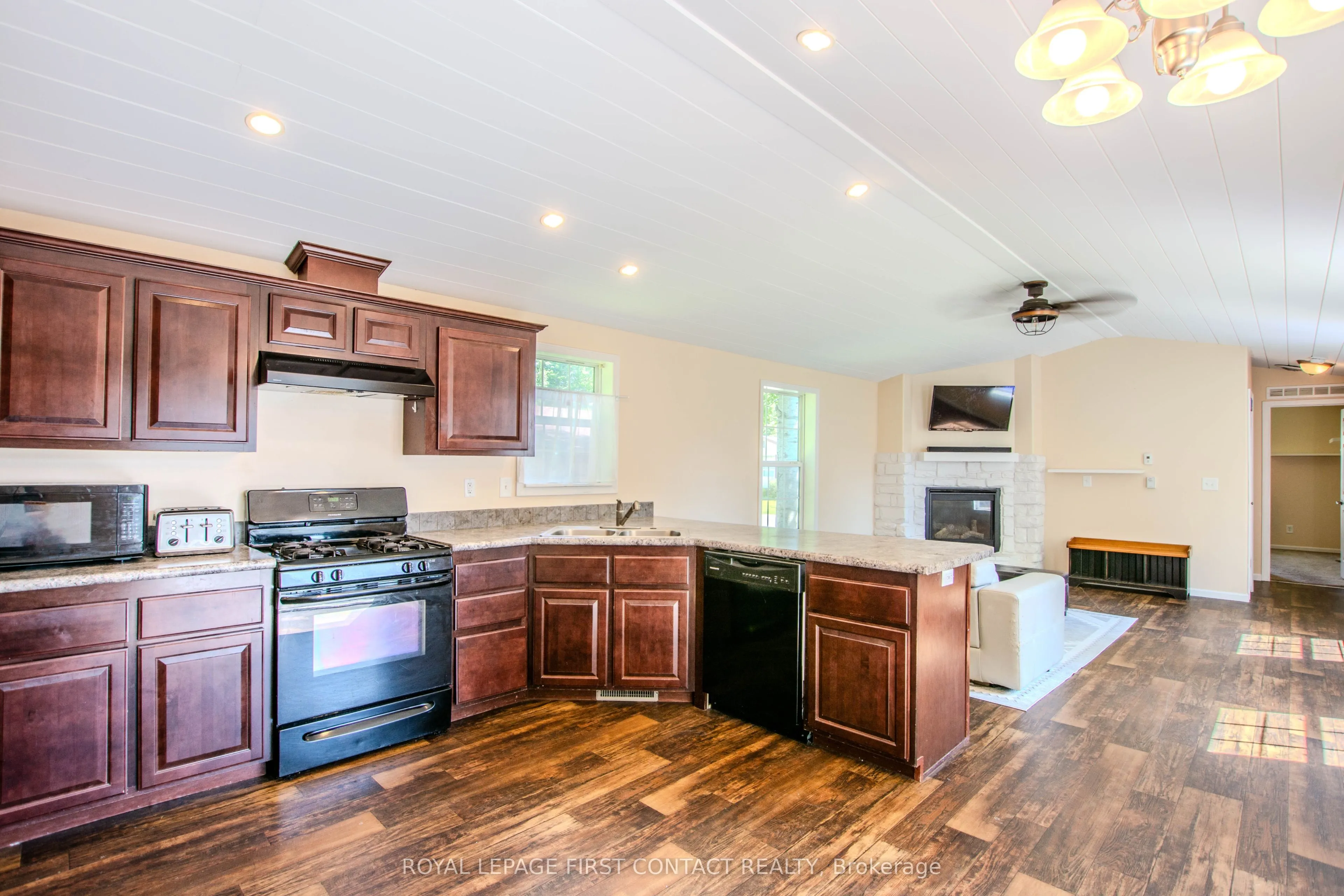 23 Georgian Glen Drive