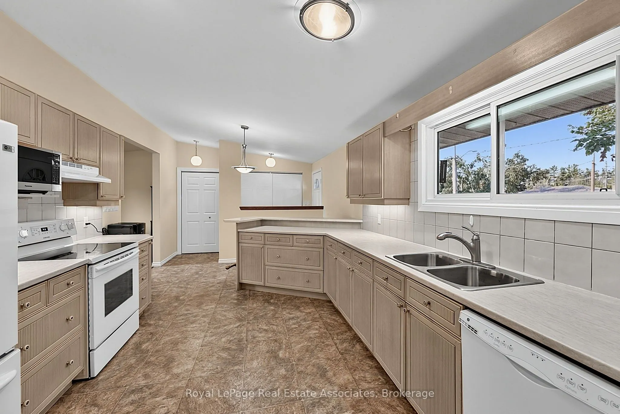 408 Mooney Crescent
