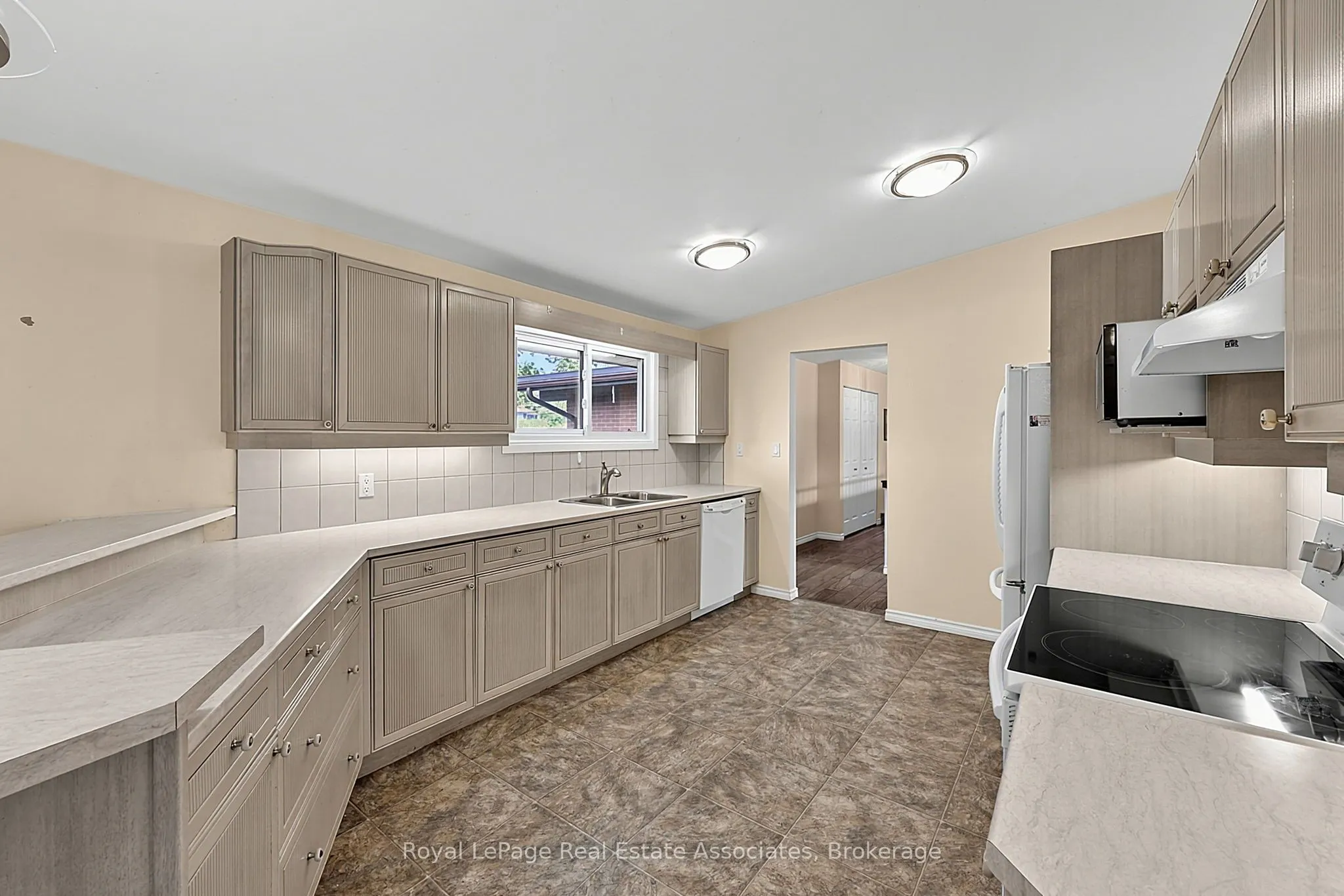 408 Mooney Crescent