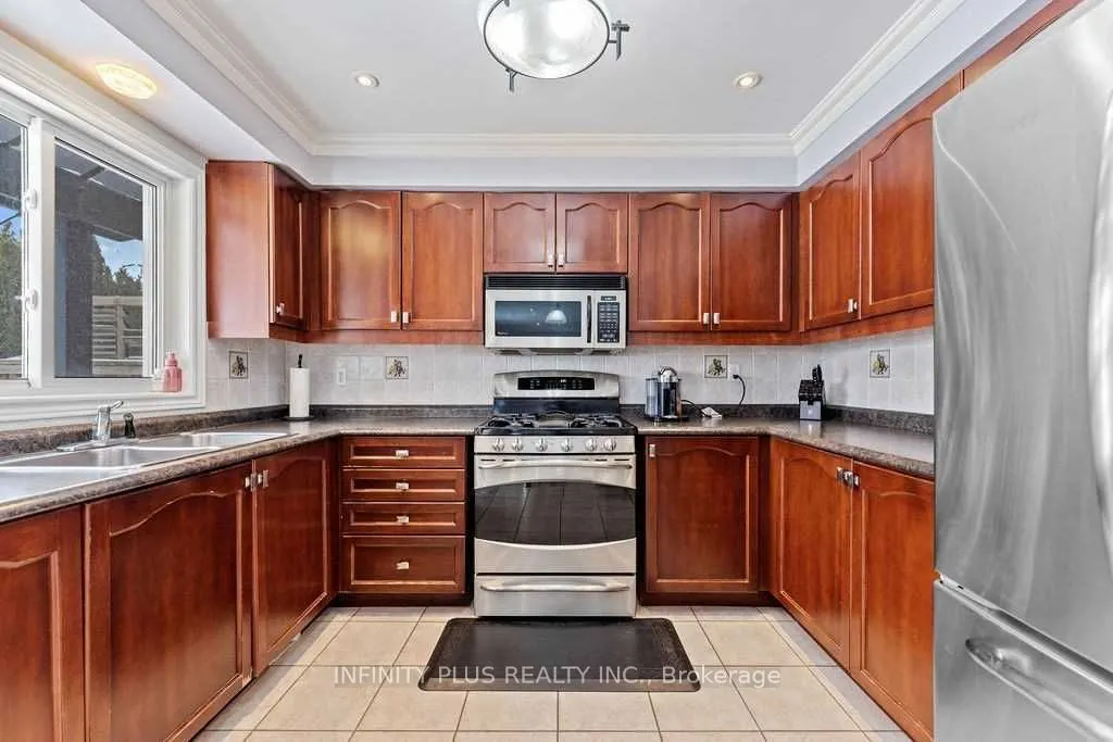 10 Sandalwood Court