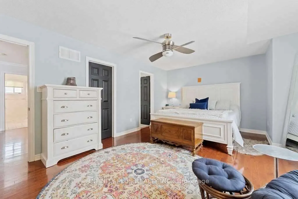 10 Sandalwood Court