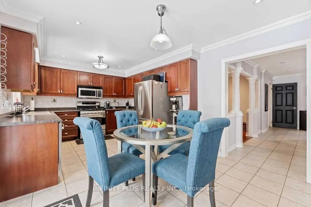 10 Sandalwood Court