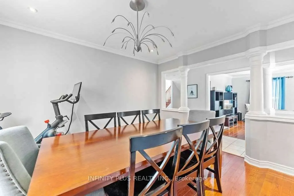 10 Sandalwood Court