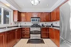 10 Sandalwood Court