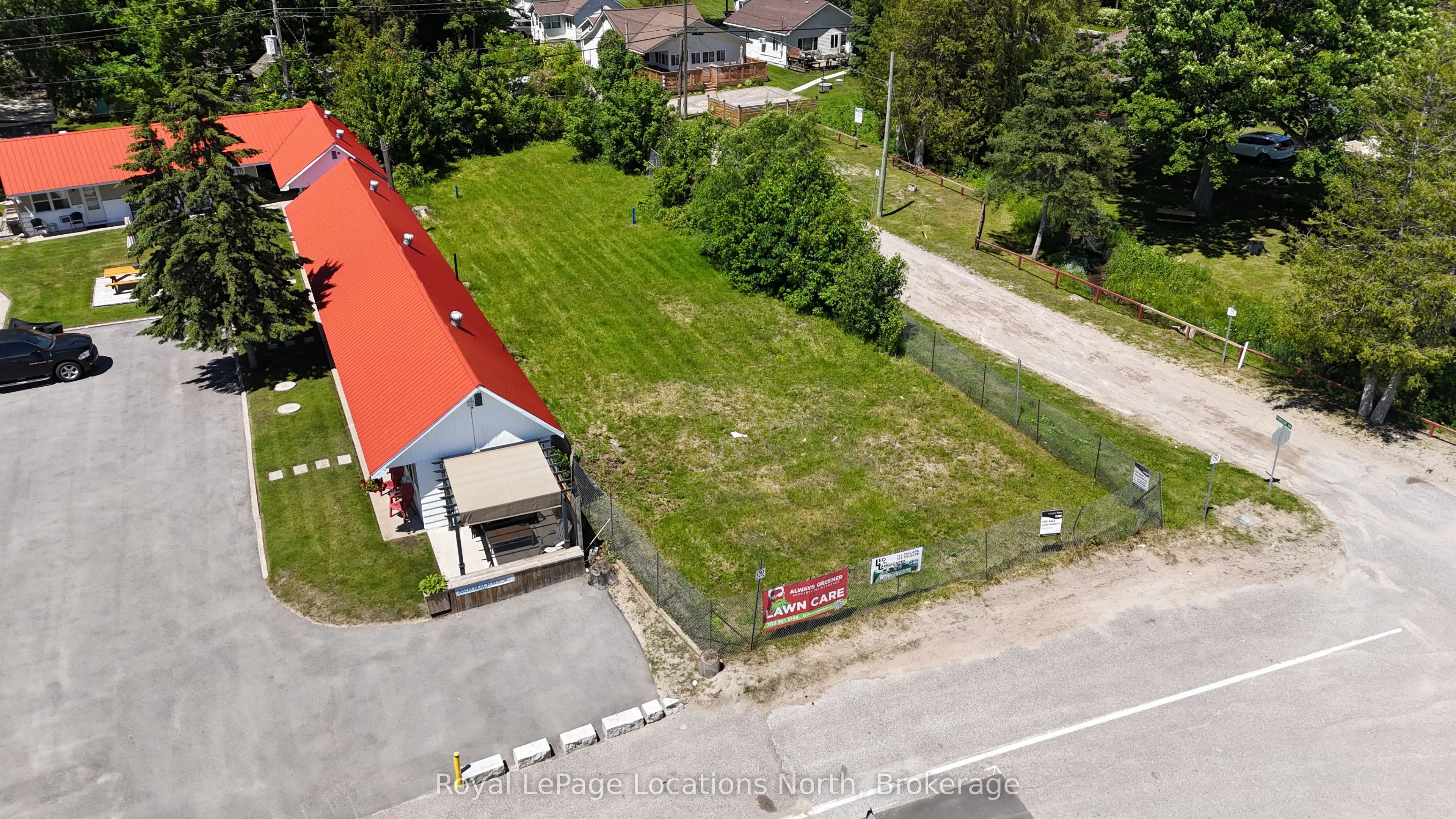 11 Tiny Beaches Road N